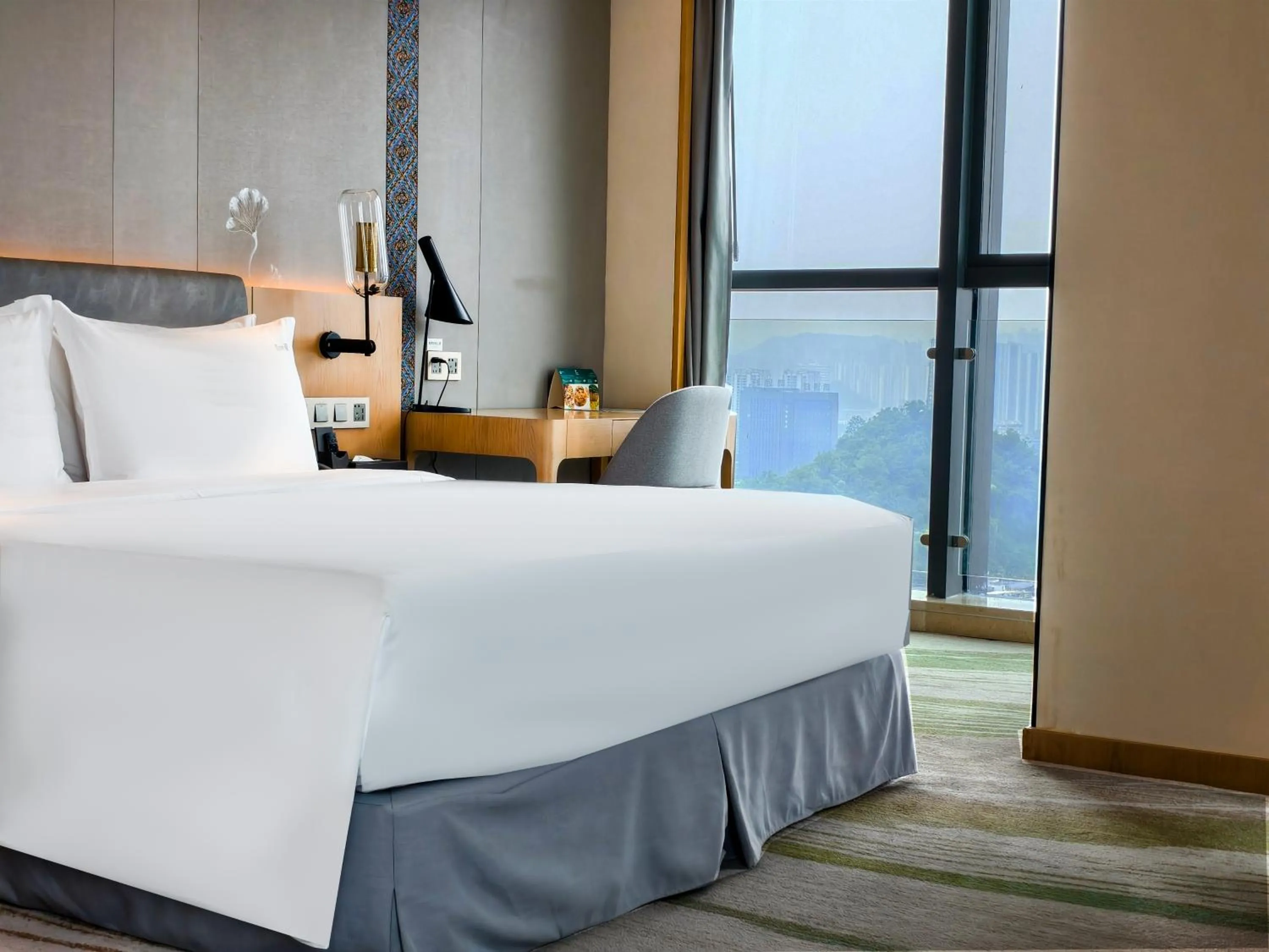Bed in Holiday Inn Guiyang City Center by IHG