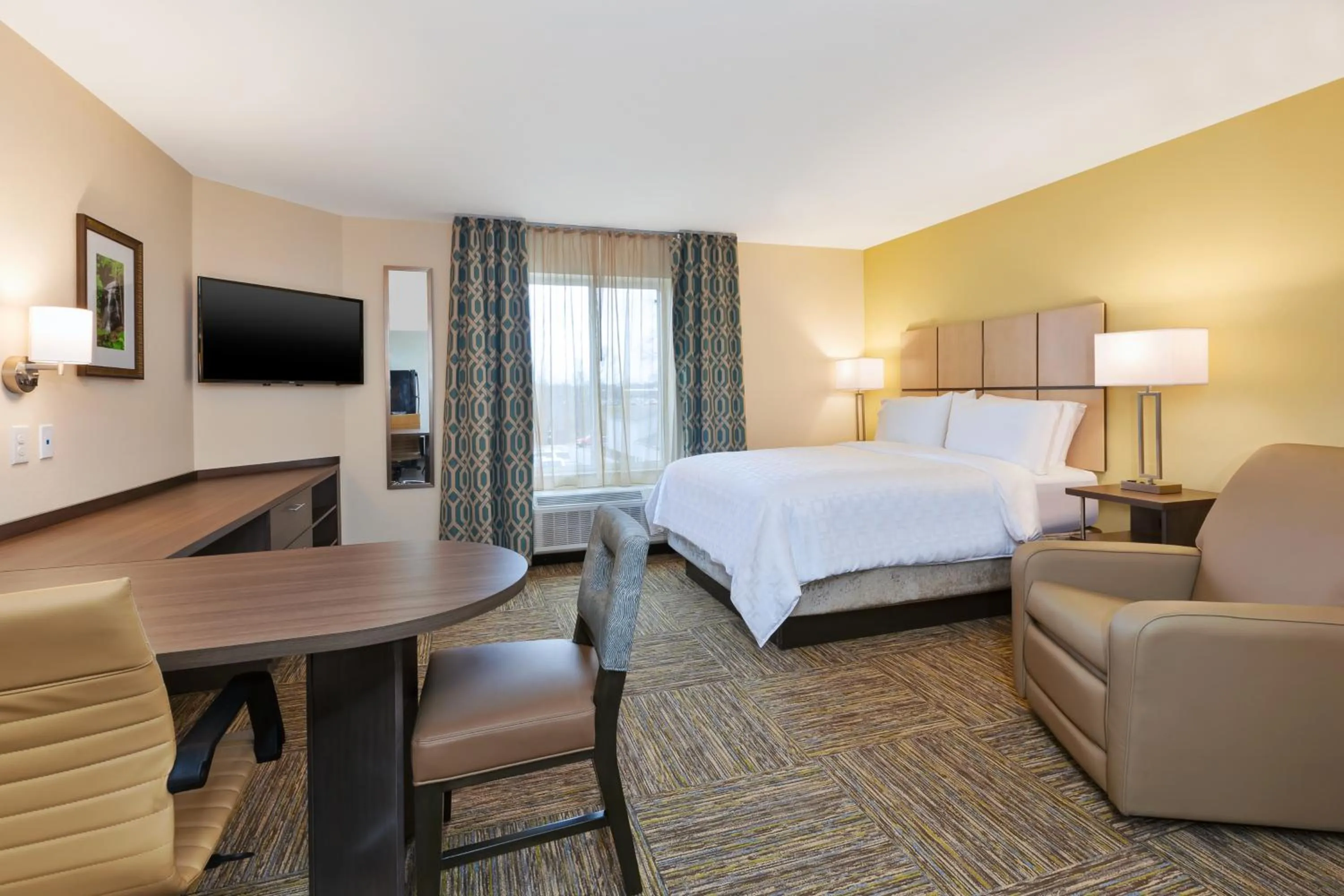 Bed in Candlewood Suites Louisville - NE Downtown Area by IHG