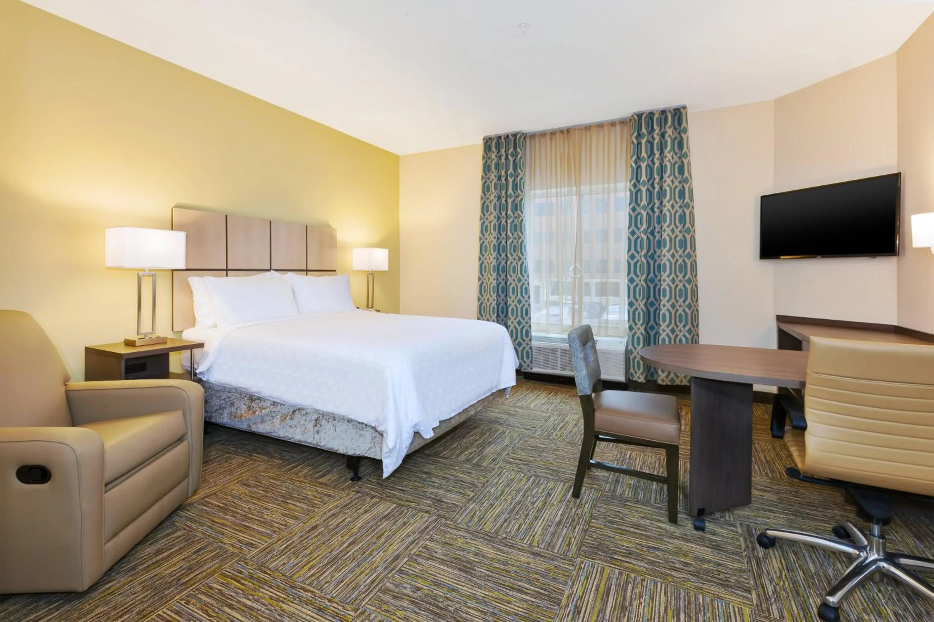 Photo of the whole room, Bed in Candlewood Suites Louisville - NE Downtown Area by IHG