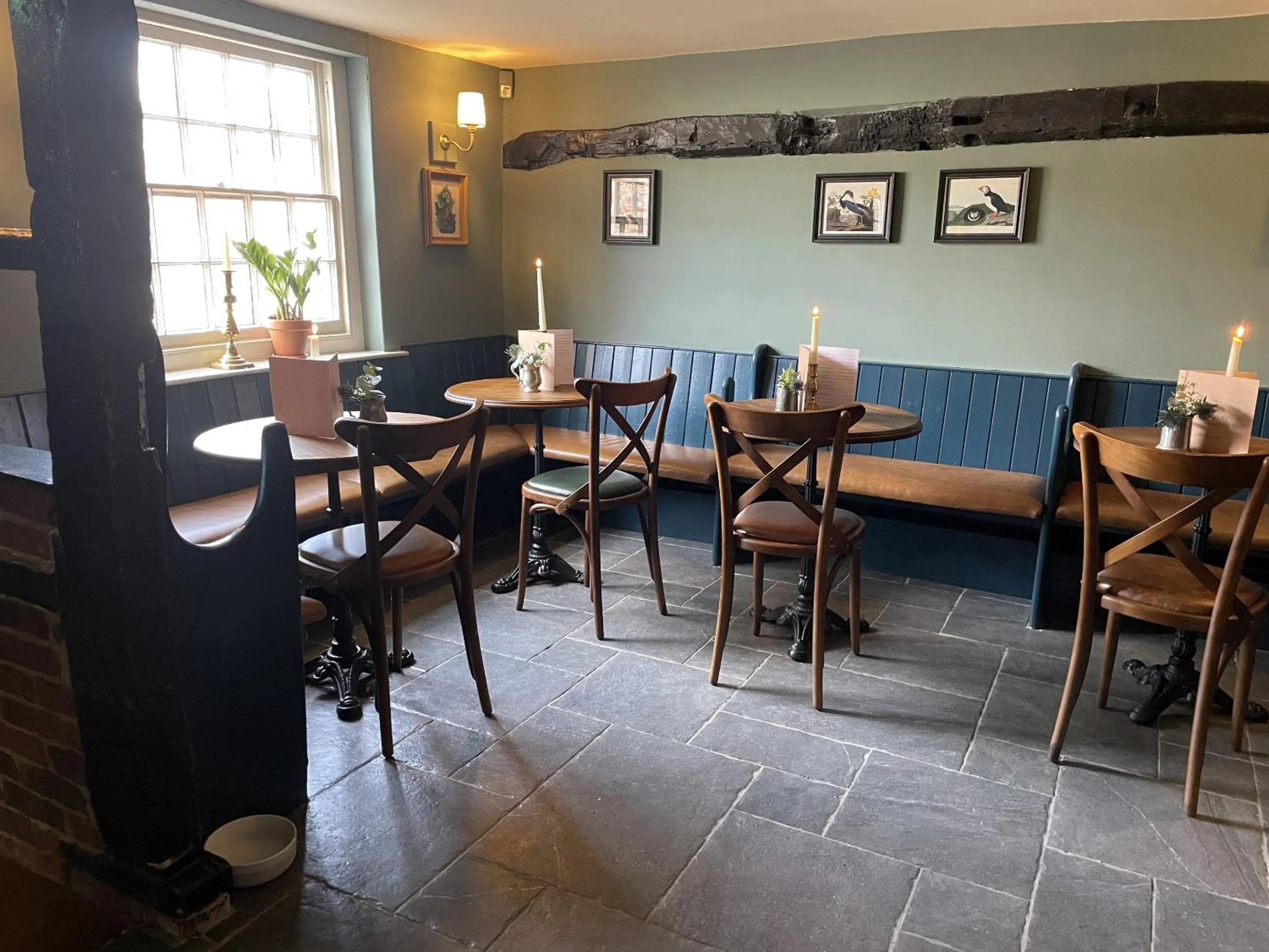 Lounge or bar in The Plume of Feathers