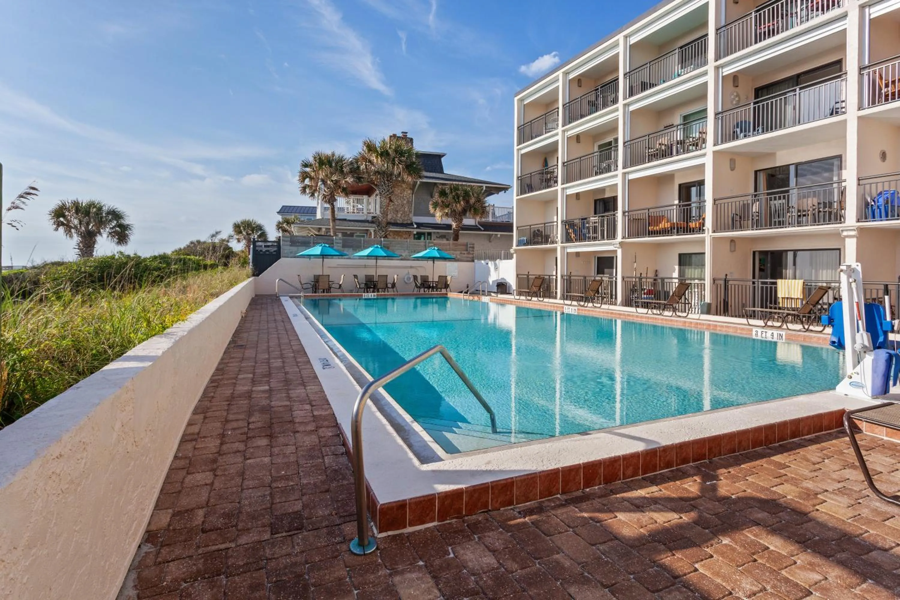 Swimming pool in Beacher's Lodge