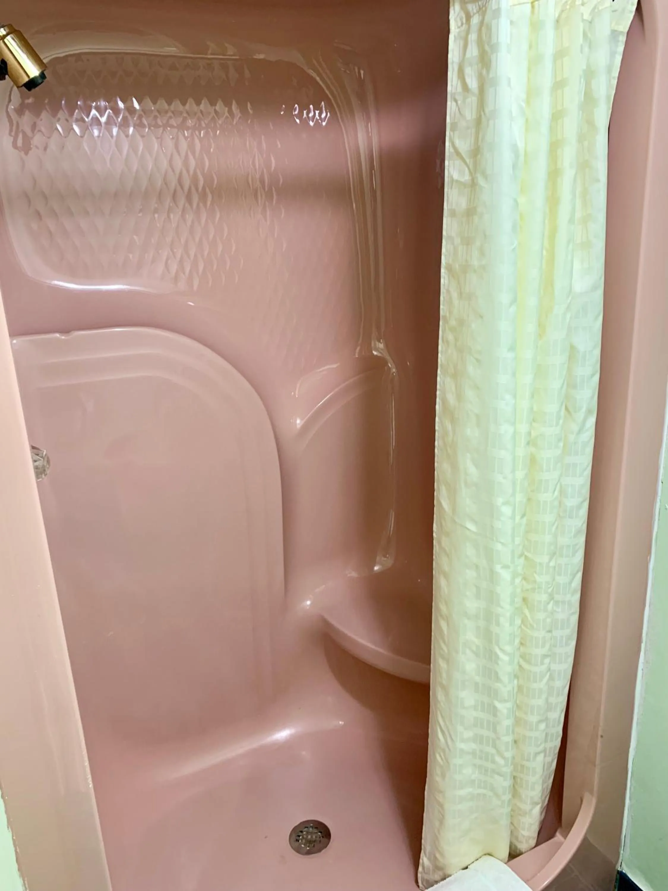 Shower in Executive Inn Chester