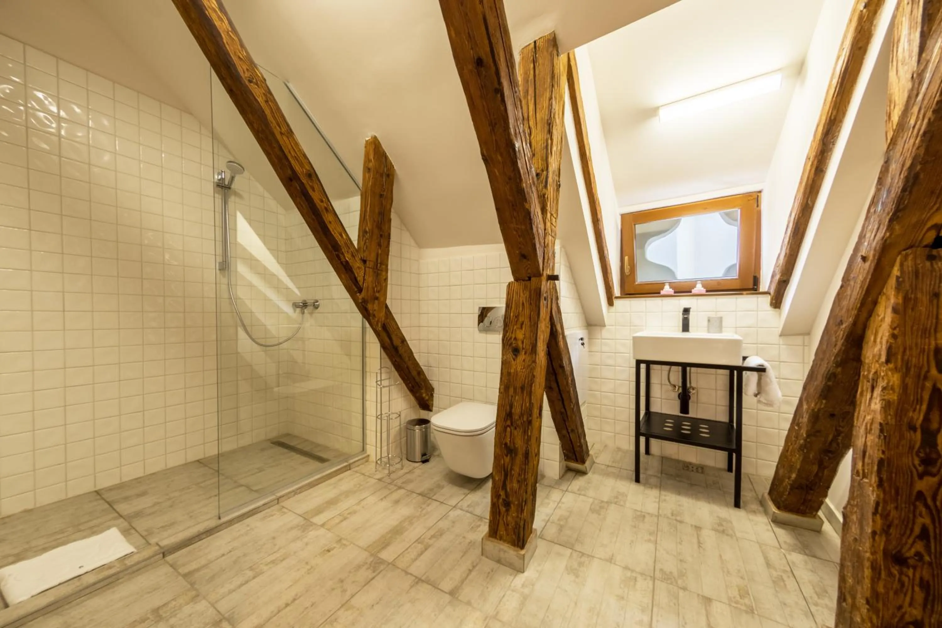 Bathroom in Rossmarkt Haus