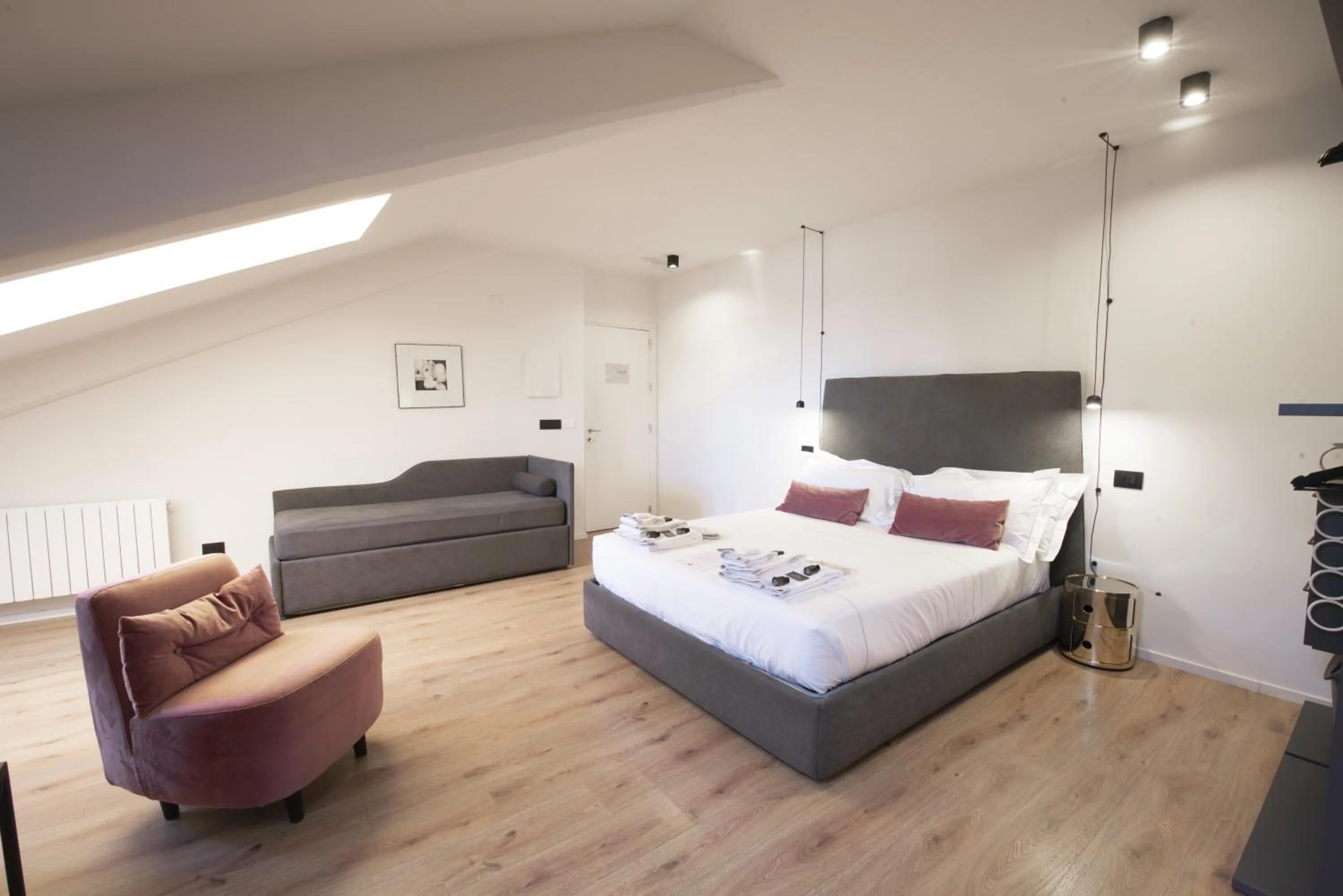 Photo of the whole room, Bed in San Carlo Suite Torino