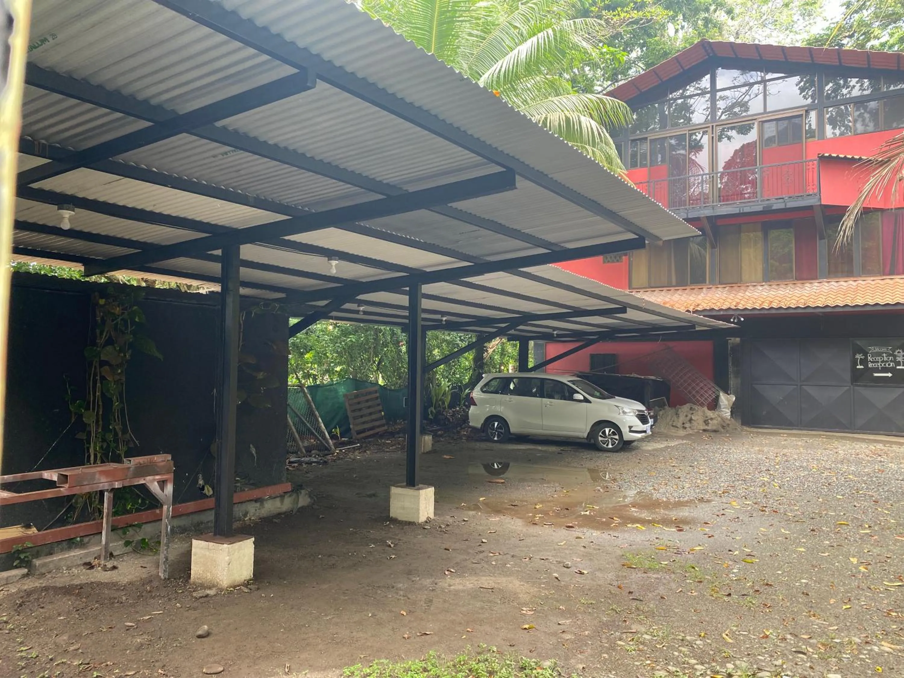 Parking in Hotel Casa Vito Beachfront