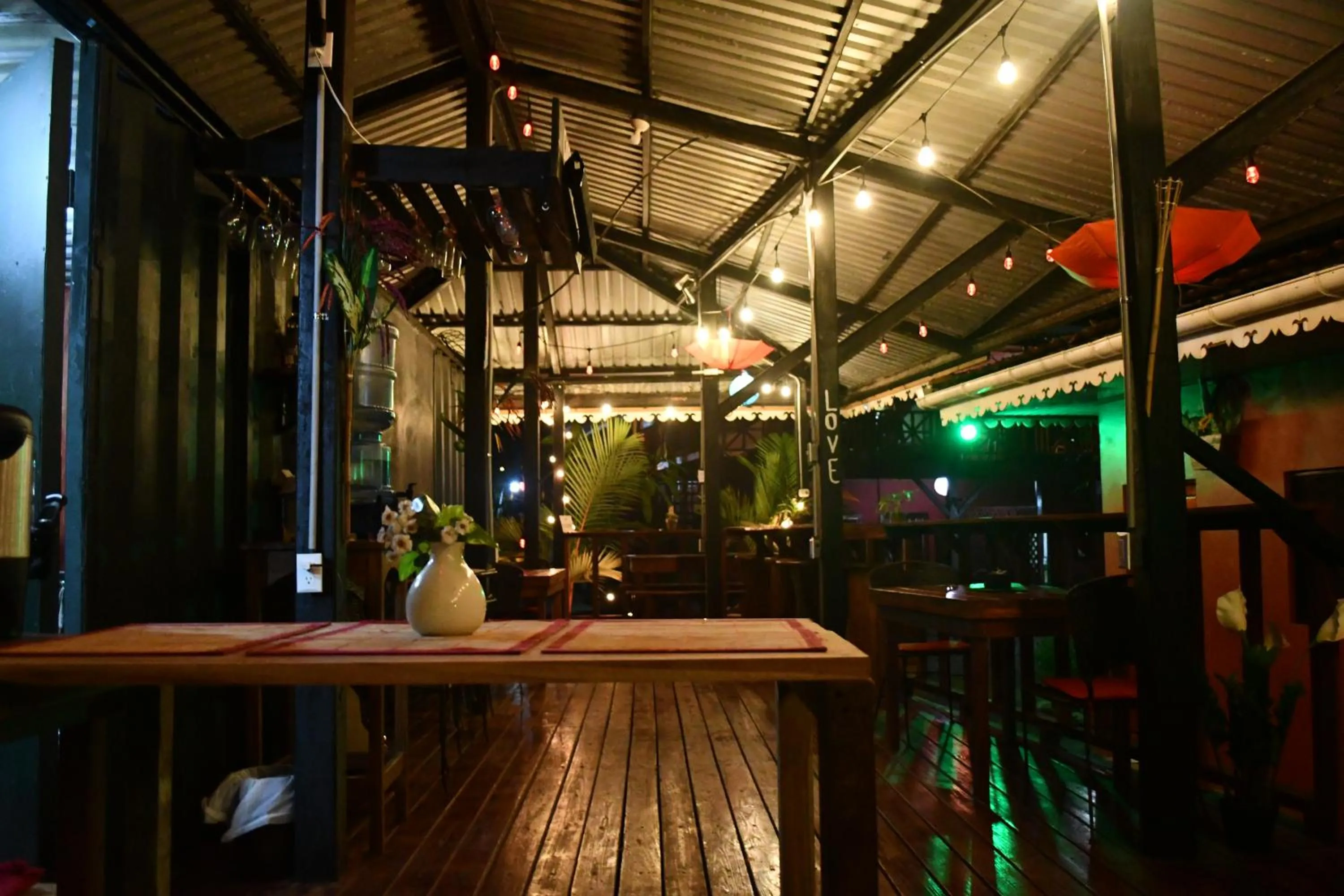 Lounge or bar in Hotel Casa Vito Beachfront