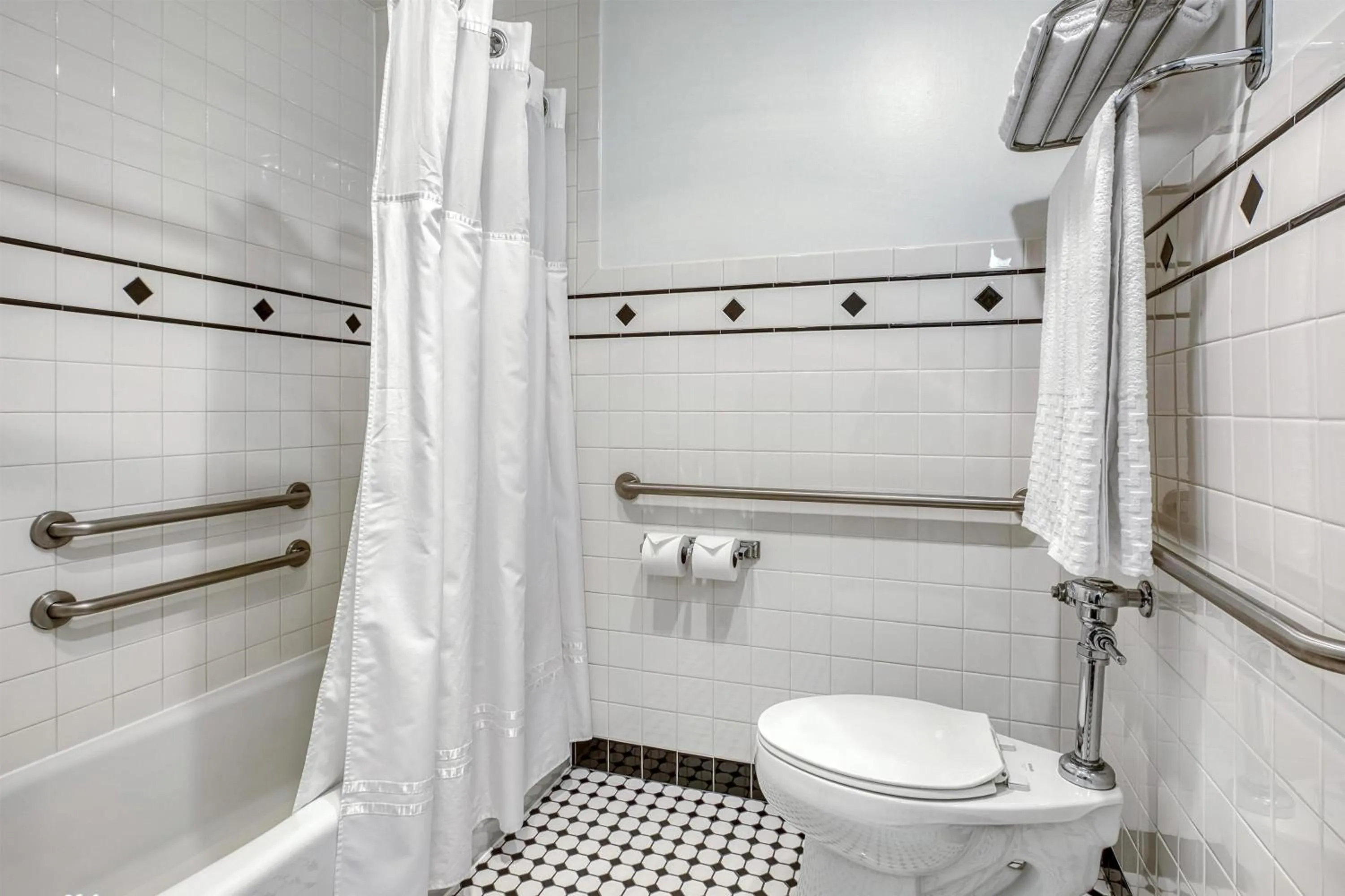 Bathroom in Best Western Chicago Downtown-River North