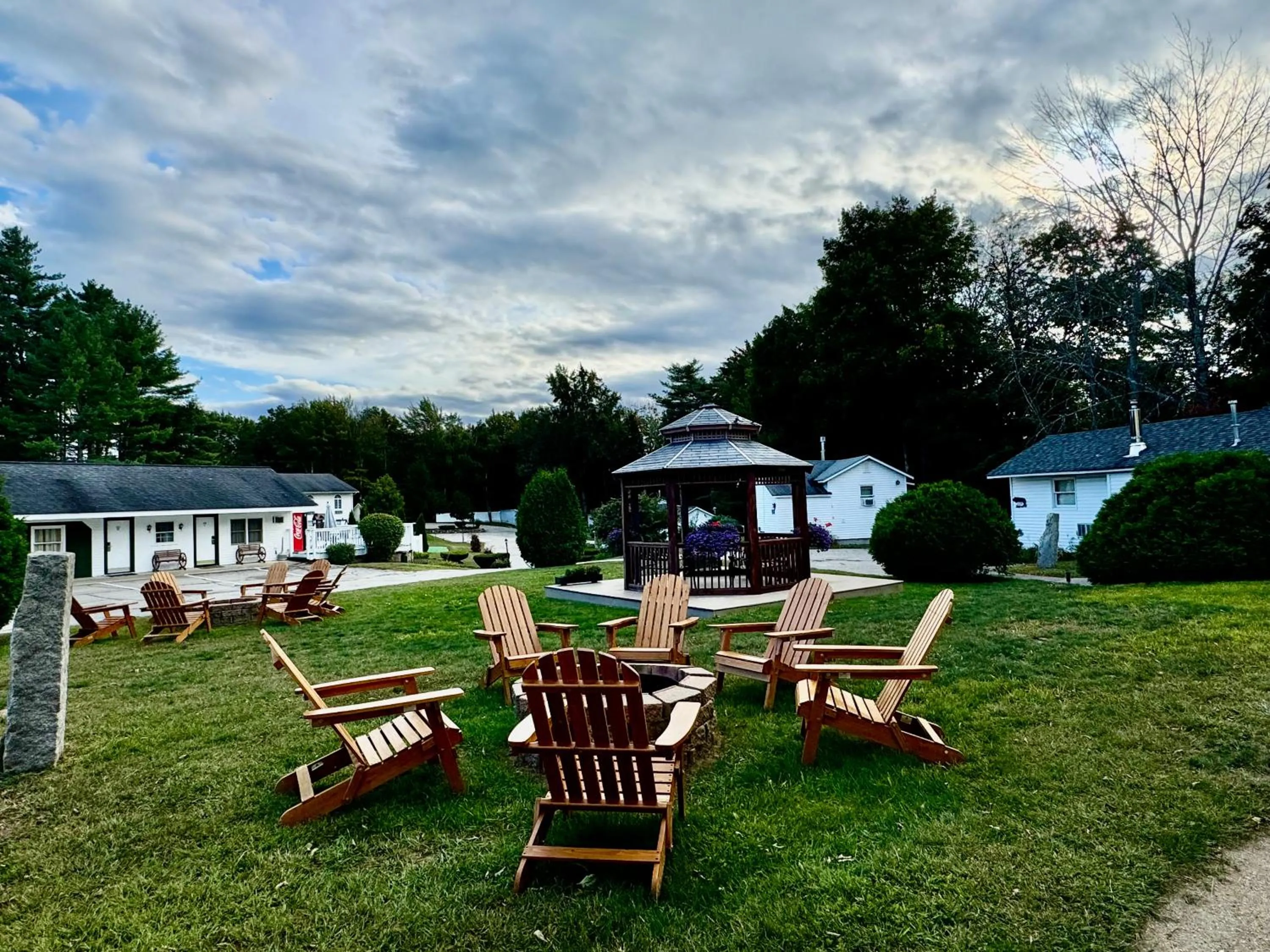 Property building in Merrill Farm Inn