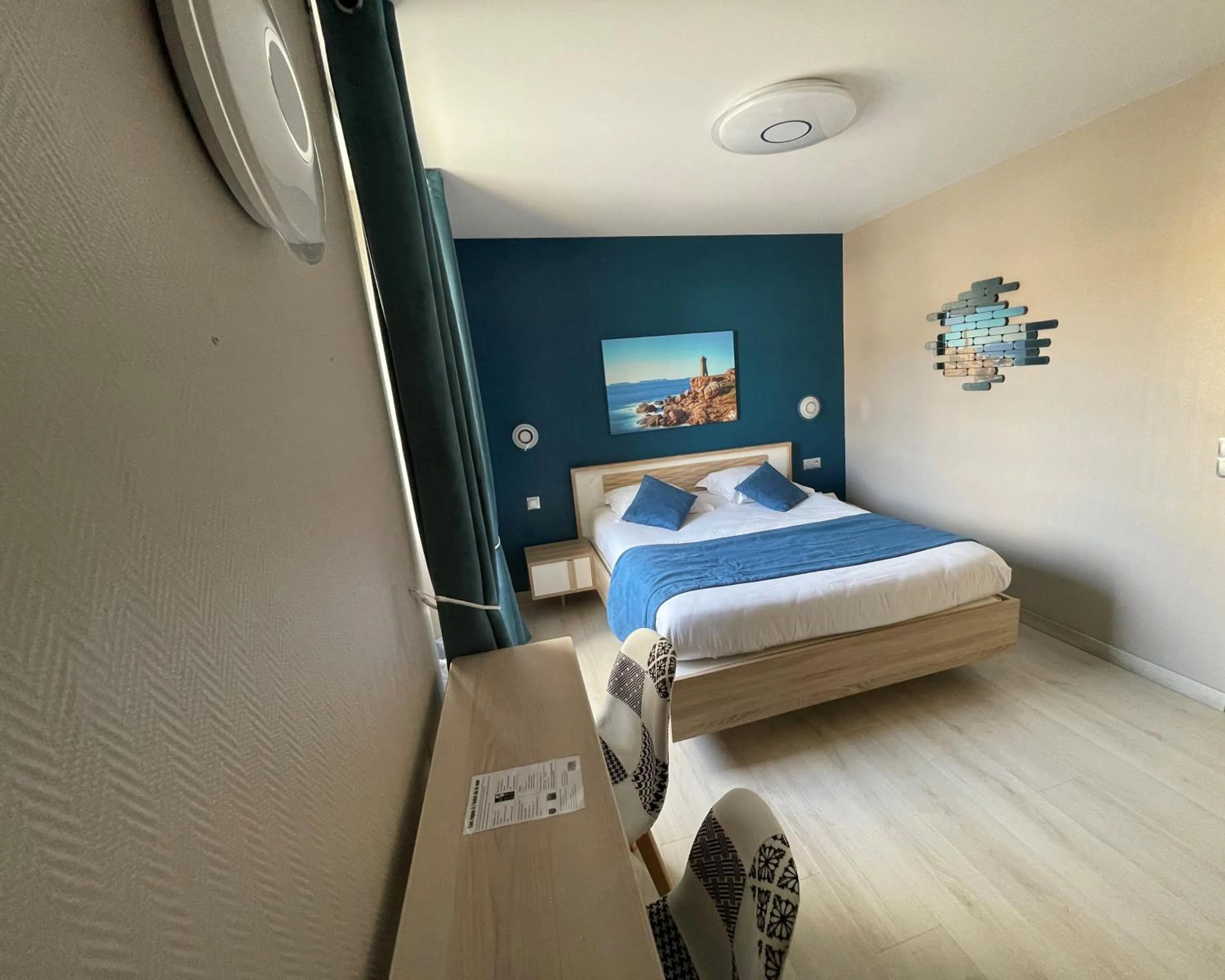 Bed in Hotel De La Mer