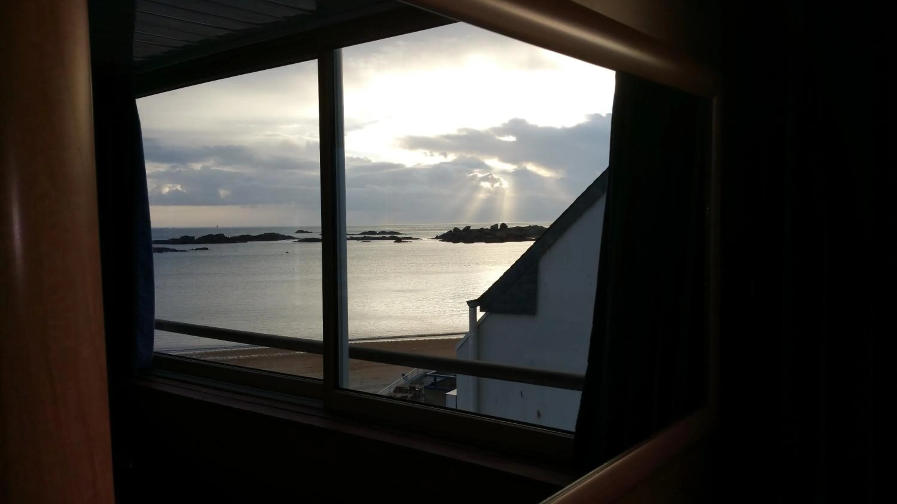 Day in Hotel De La Mer