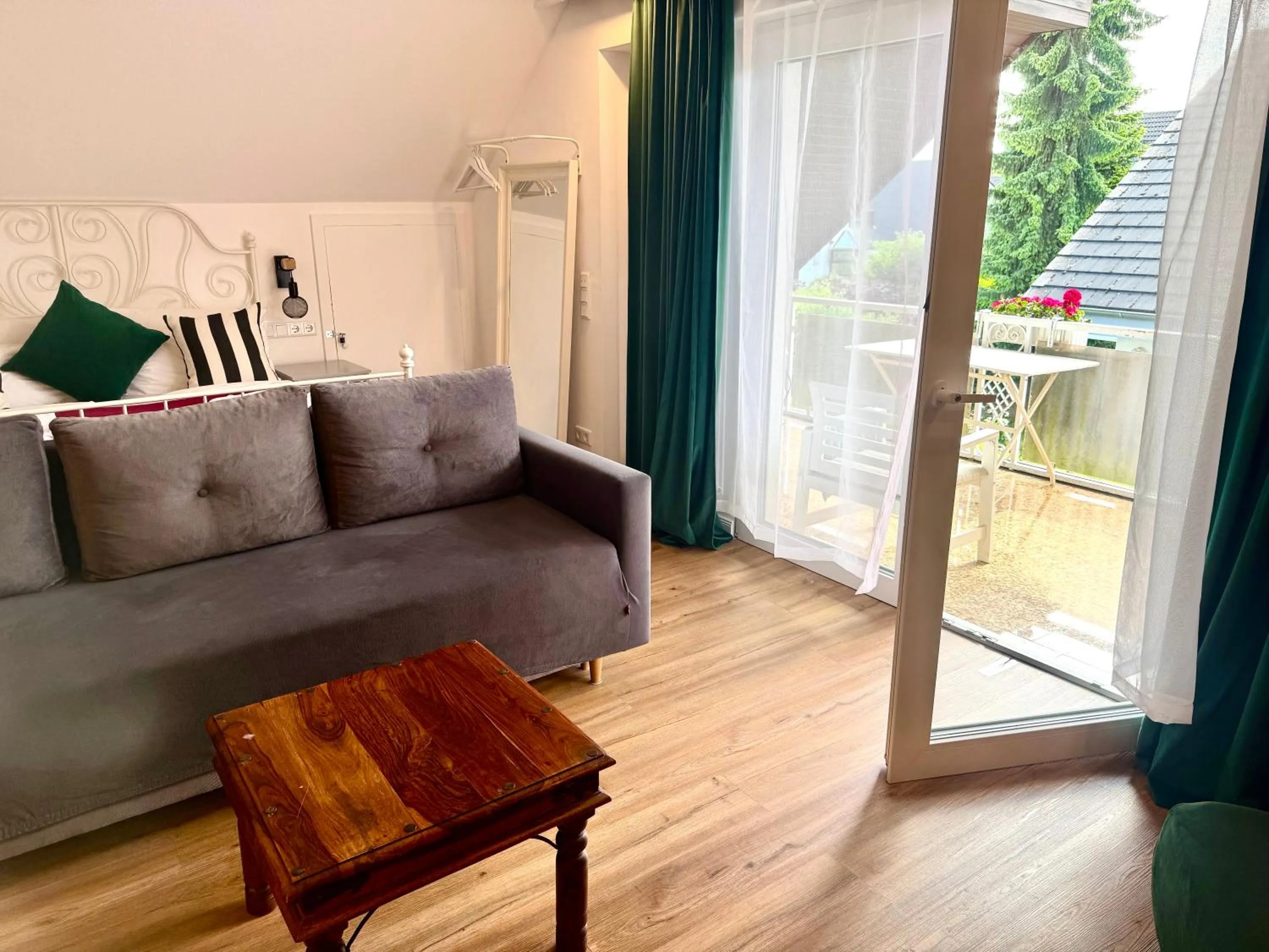 VILLA ORCHARD Frankfurt