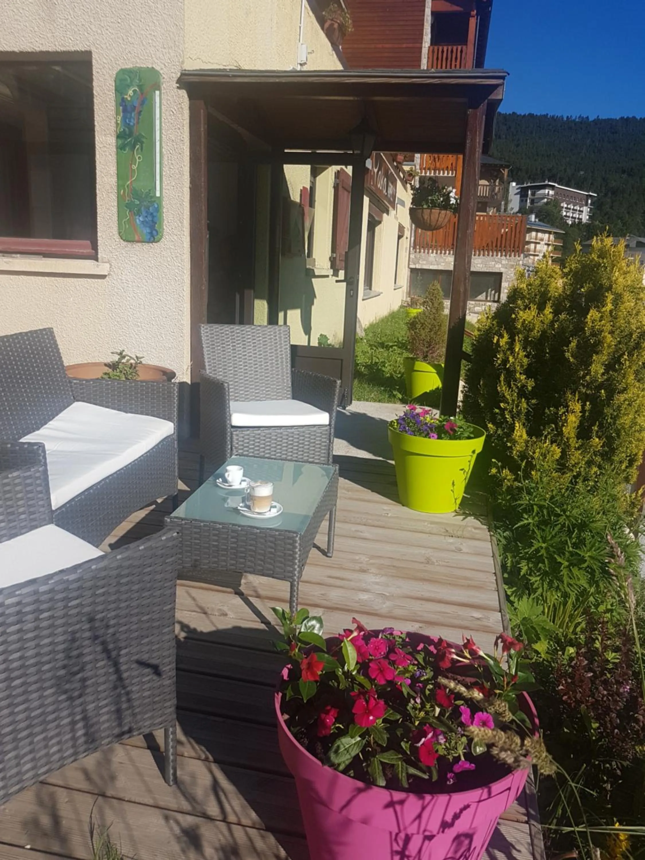 Patio in Hôtel Yaka