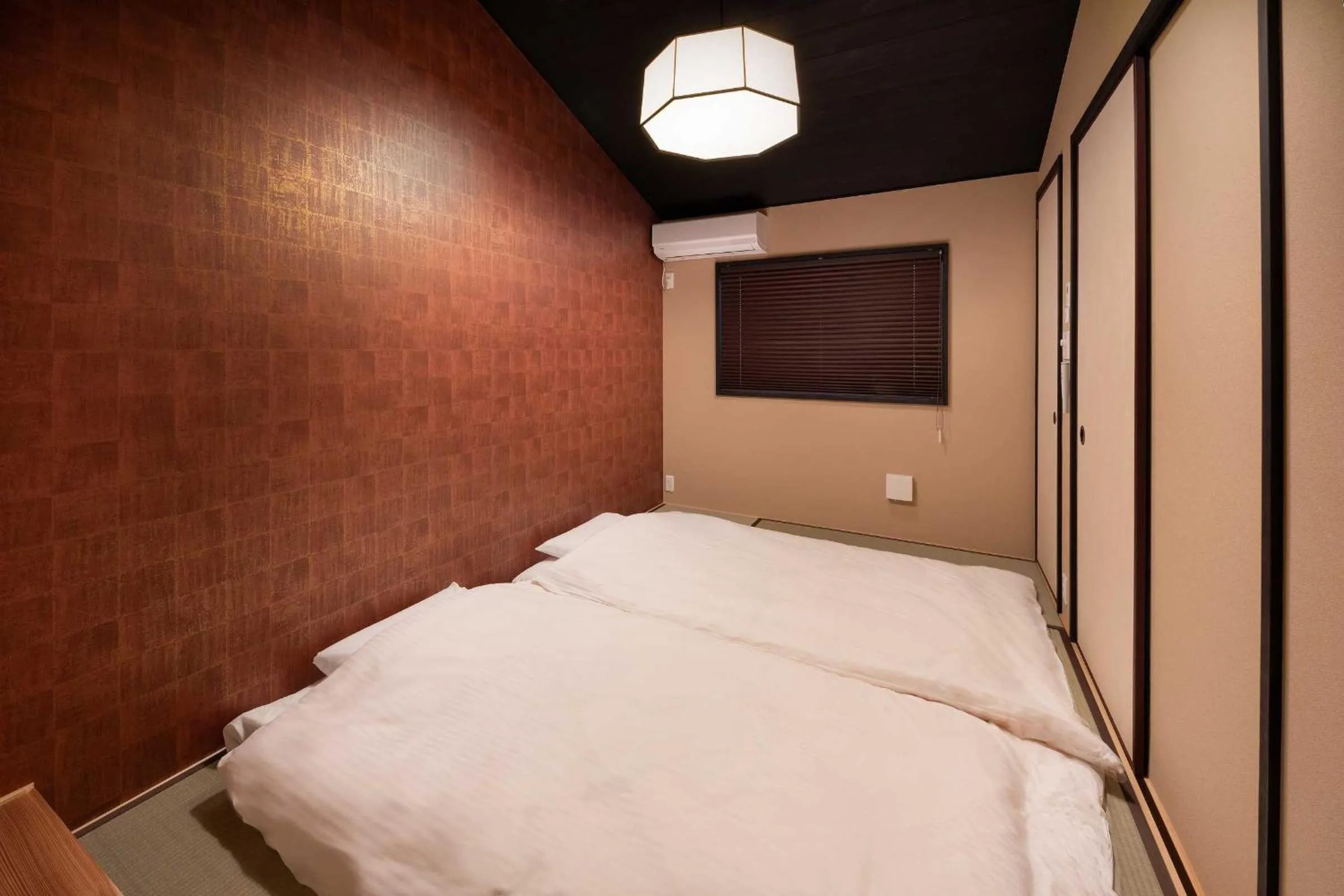 Photo of the whole room, Bed in Kanade Kujoaketachobettei