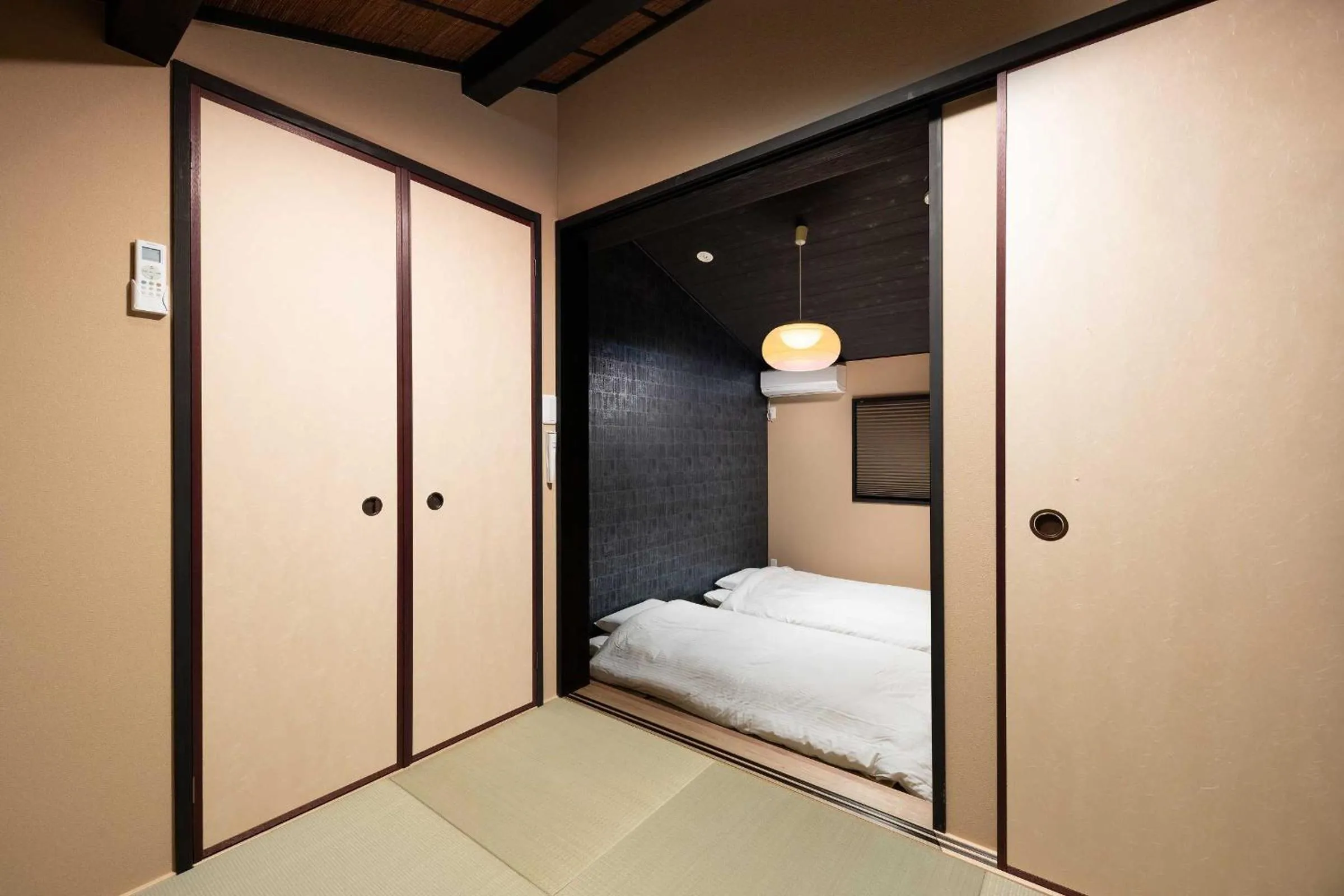 Photo of the whole room, Bed in Kanade Kujoaketachobettei