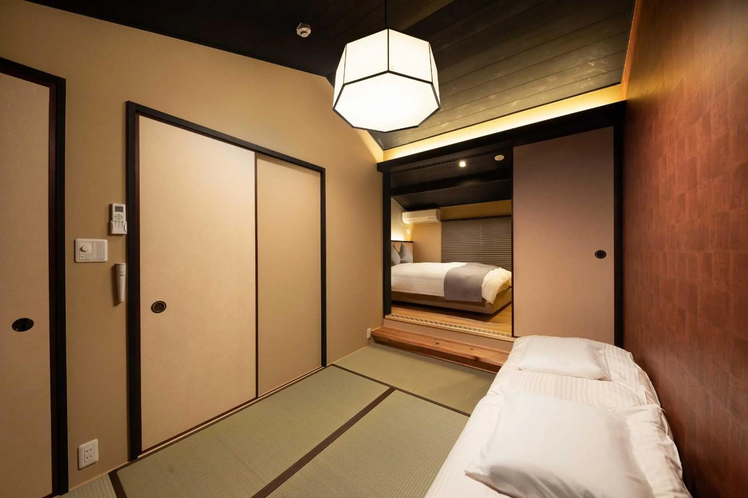 Photo of the whole room, Bed in Kanade Kujoaketachobettei
