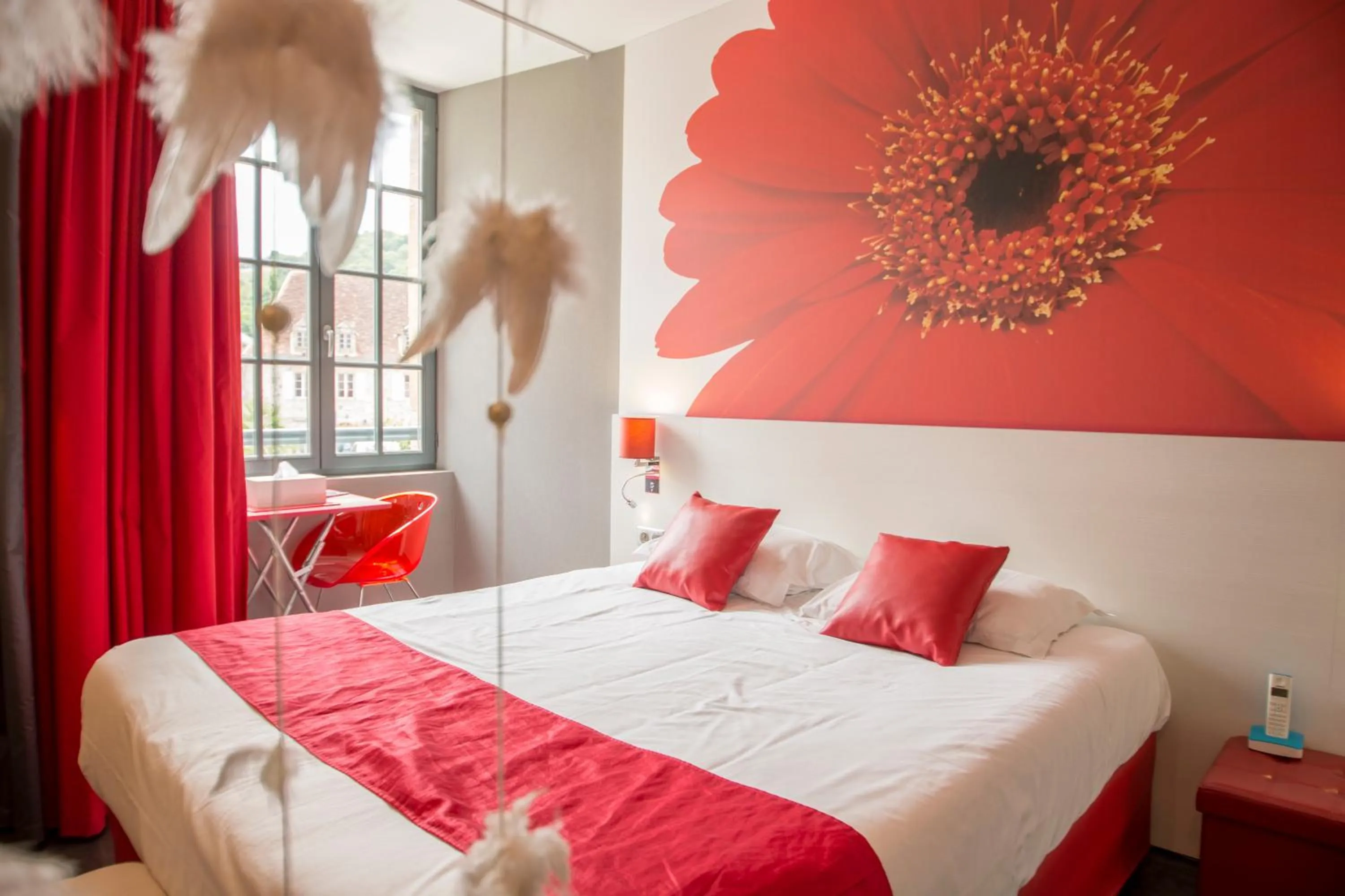 Spring, Bed in Charme et Caractère Le Turenne