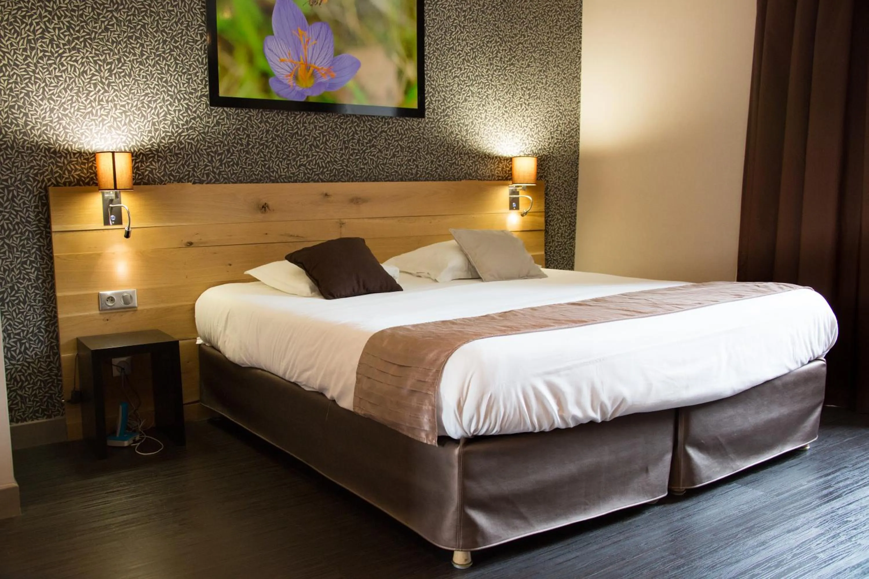 Other, Bed in Charme et Caractère Le Turenne