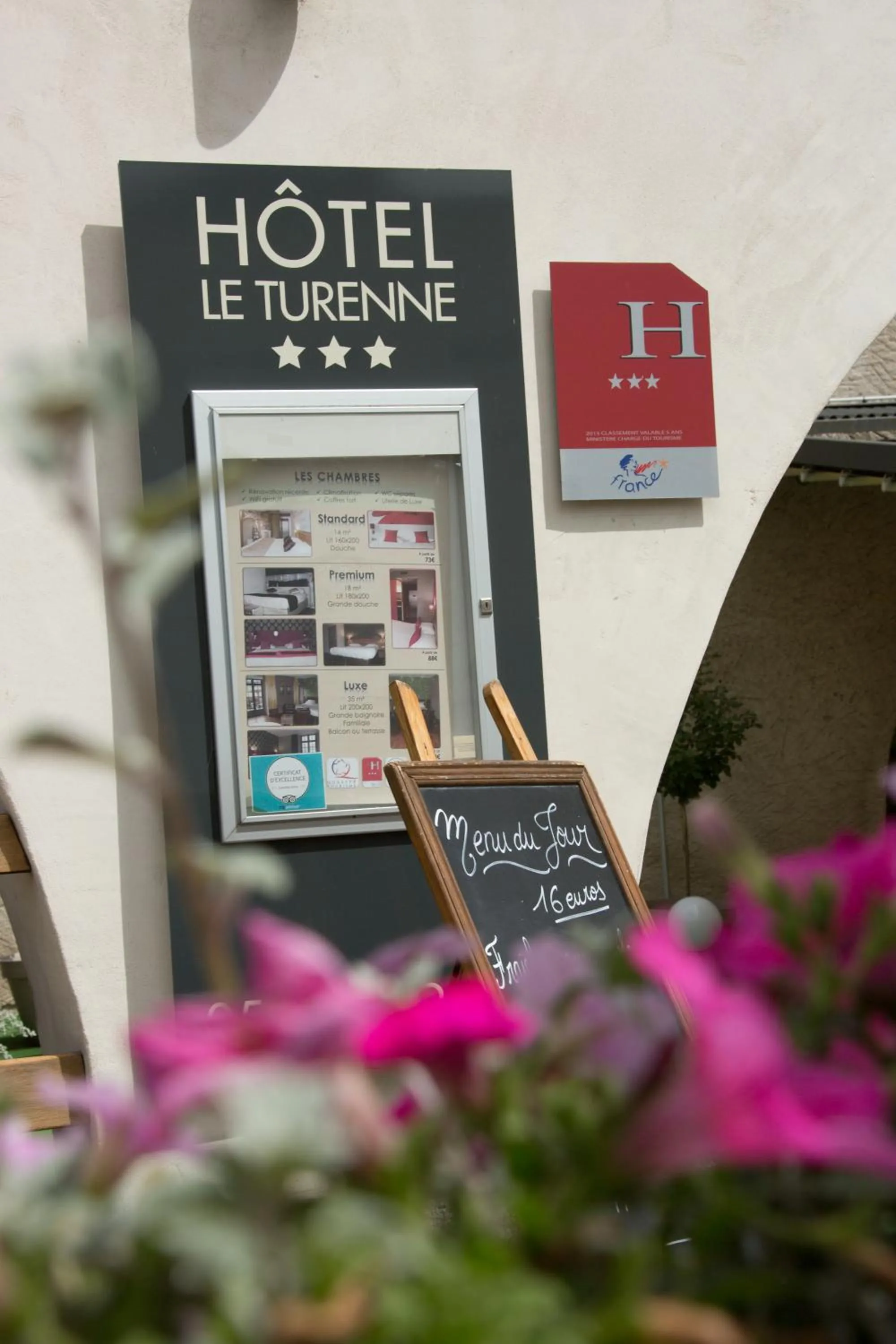 Restaurant/places to eat in Charme et Caractère Le Turenne