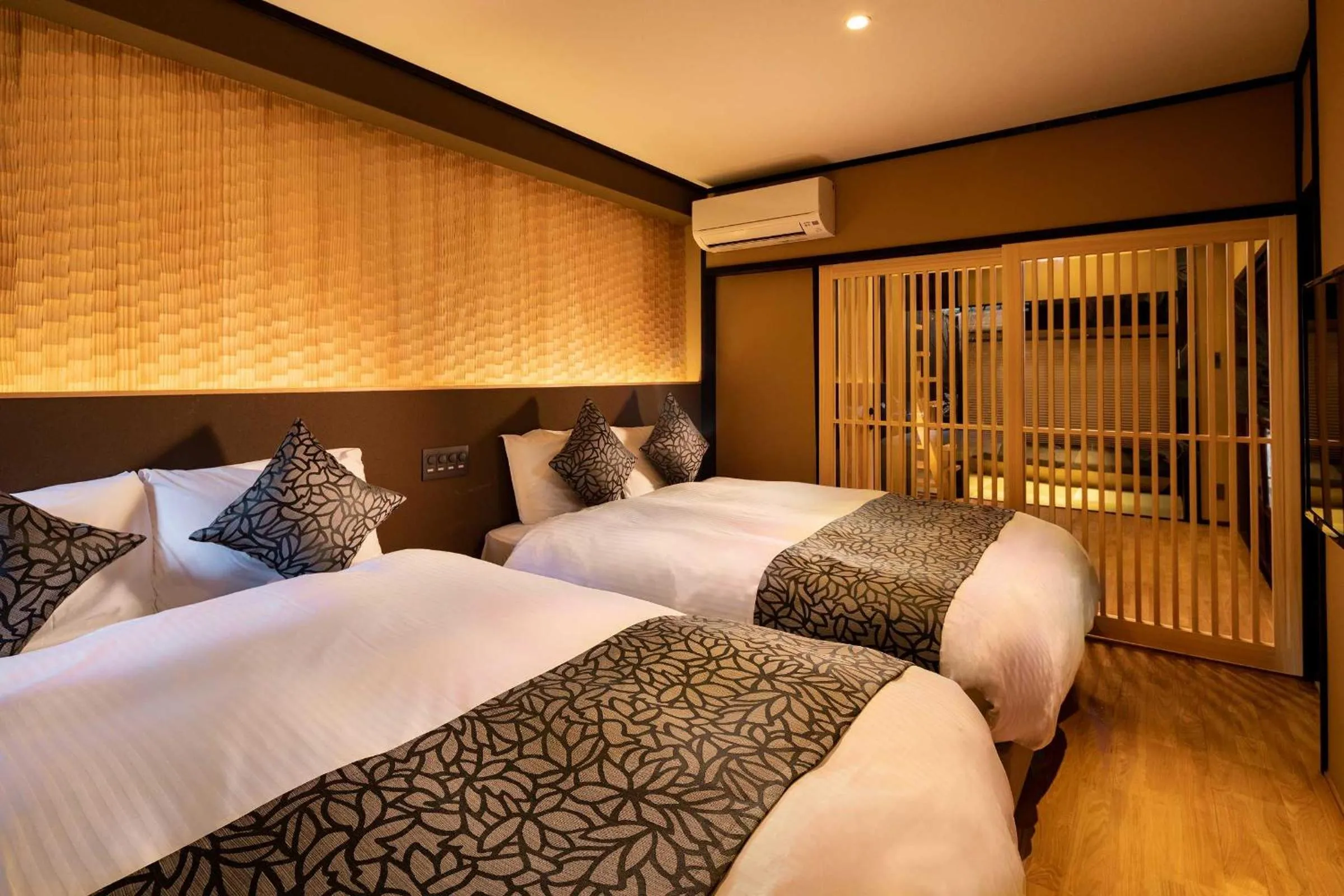 Bed in Tsumugi Hachijominamotocho