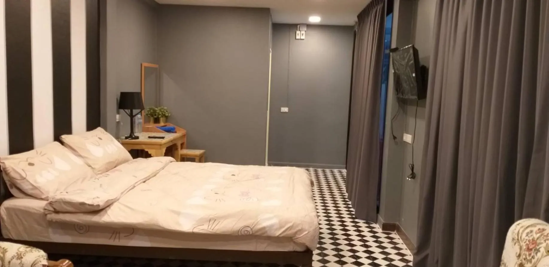 Bed in Benjamas hostels