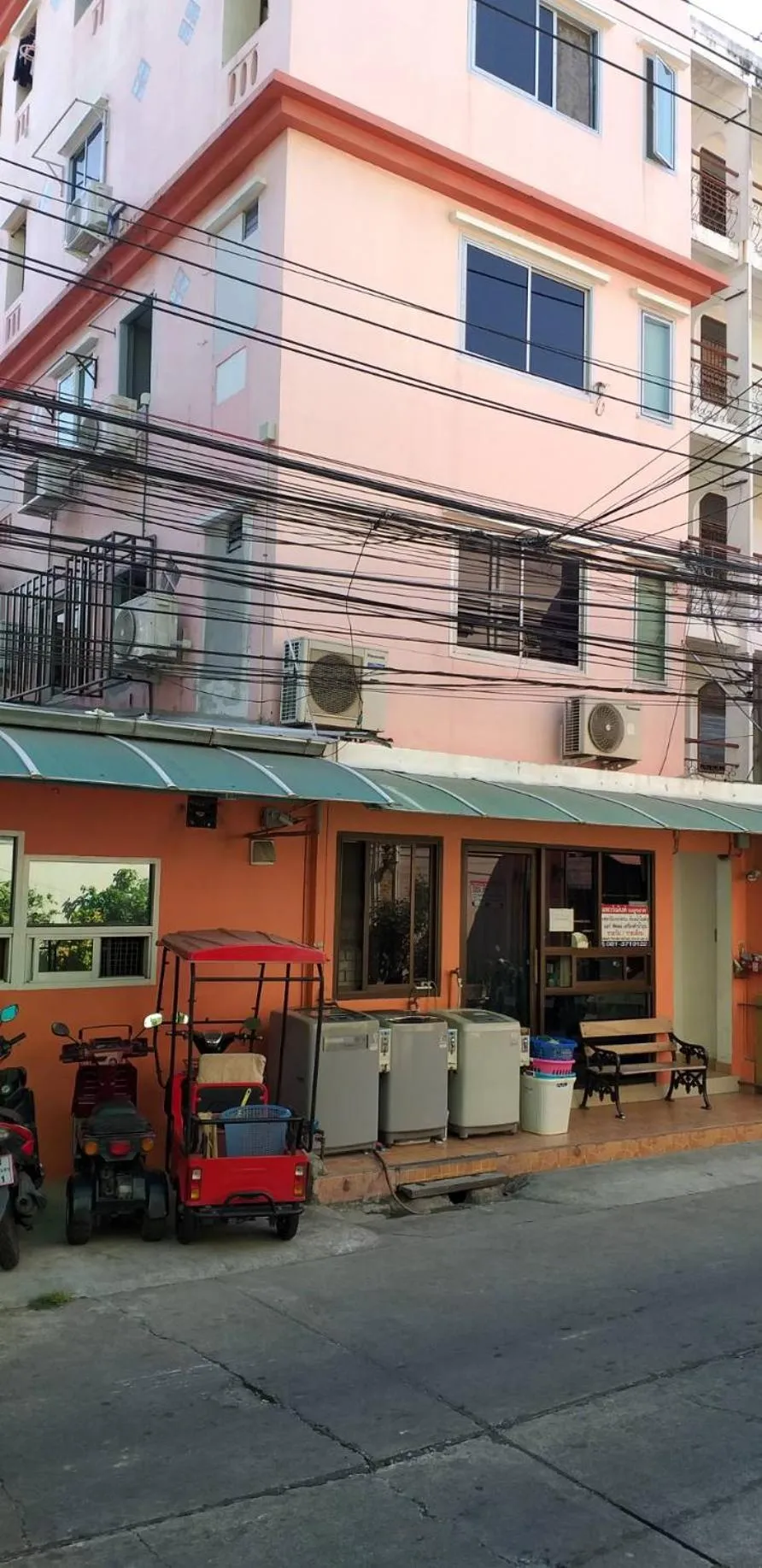 Property building in Benjamas hostels