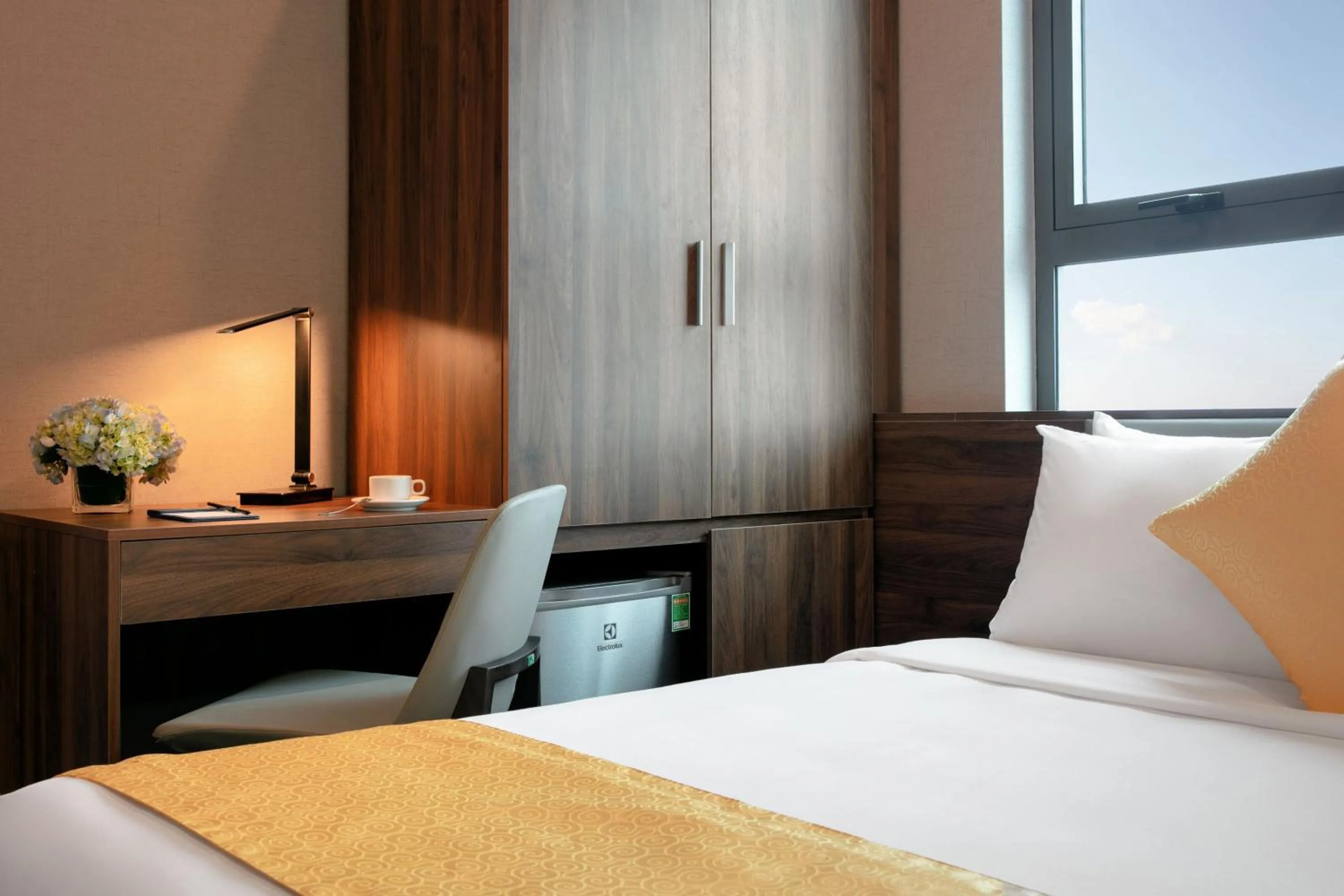 hair dresser, Bed in Golden Season Hotel