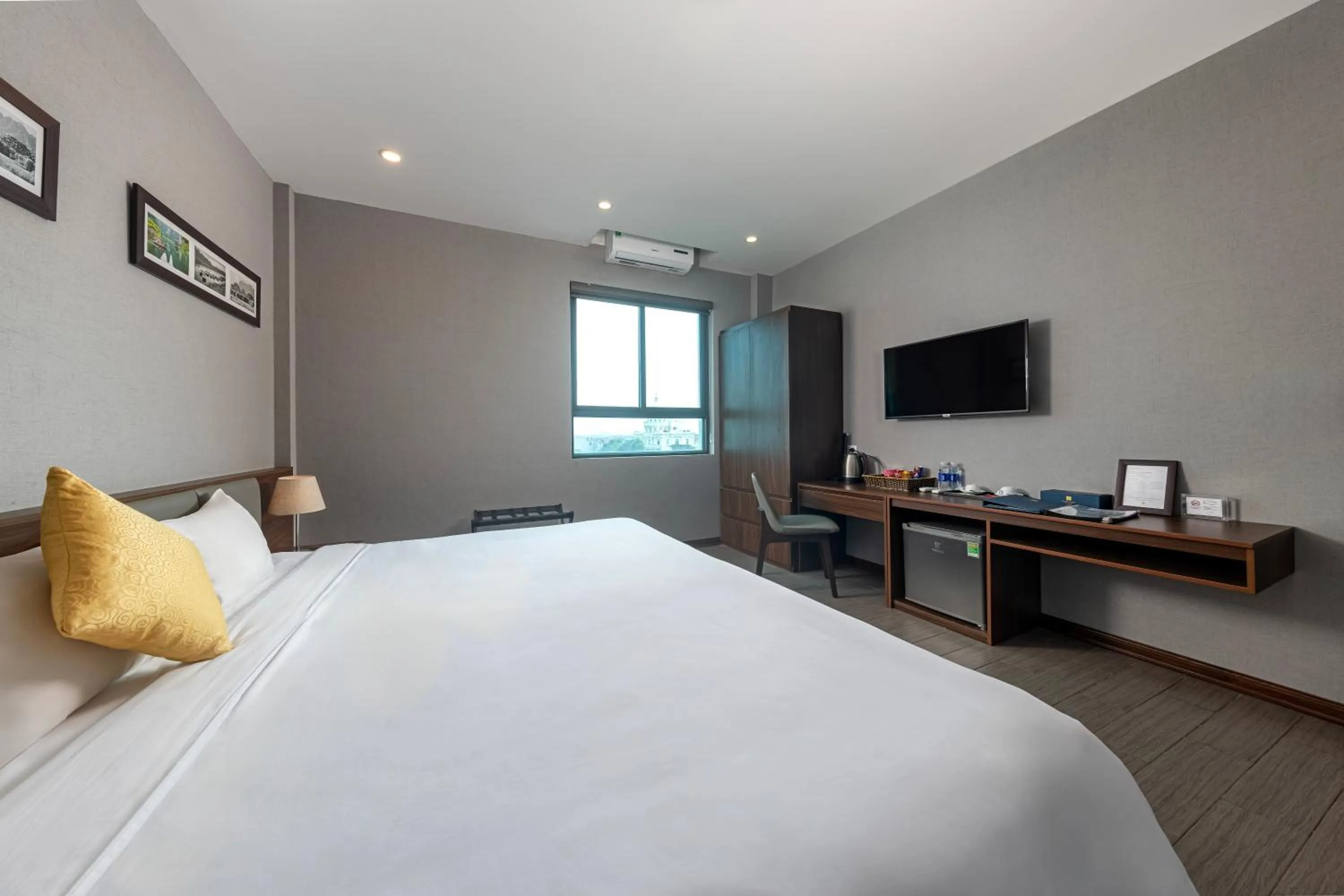 TV and multimedia, Bed in Golden Season Hotel