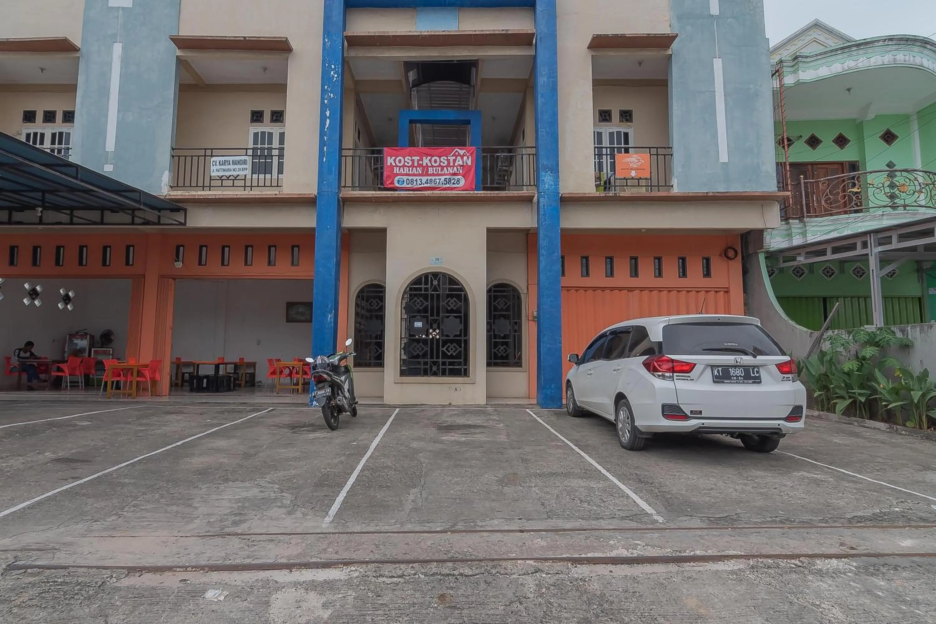 Property building in RedDoorz Syariah near Terminal Batu Ampar 2