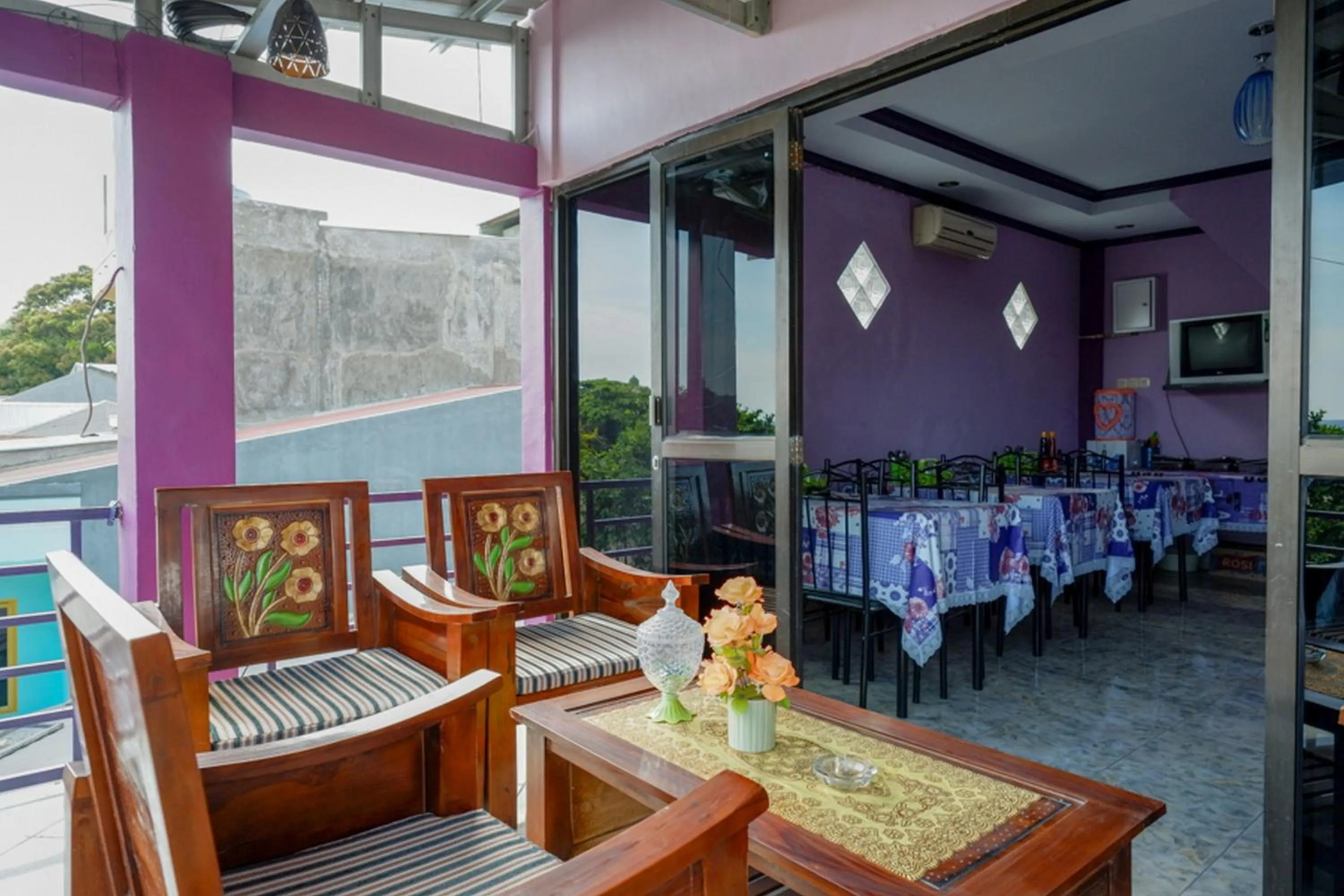 Property logo or sign in RedDoorz @ Hotel Aulia Majene