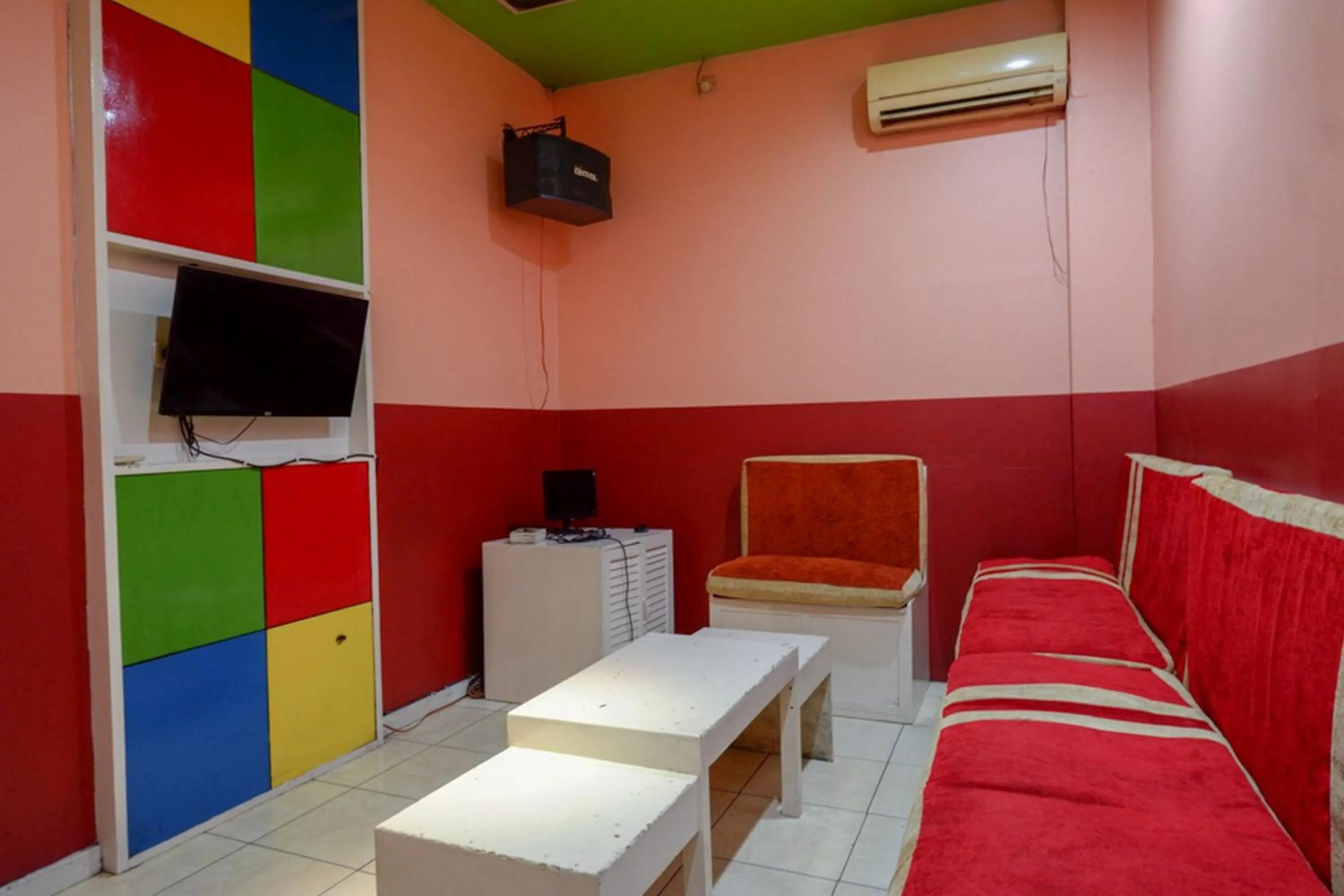 Bed in RedDoorz @ Hotel Aulia Majene