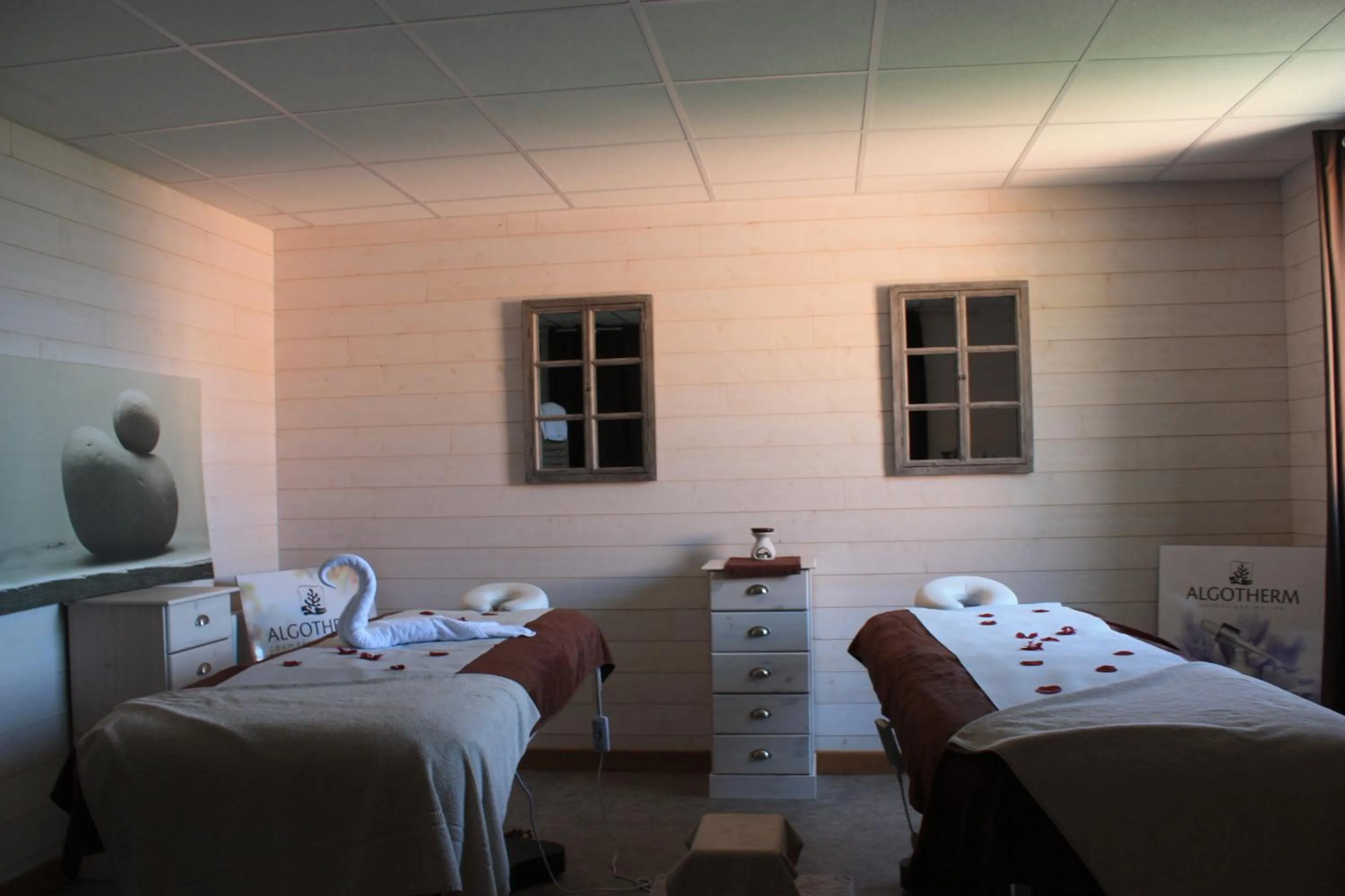 Spa and wellness centre/facilities, Bed in Relax Hôtel Beuzeville Honfleur