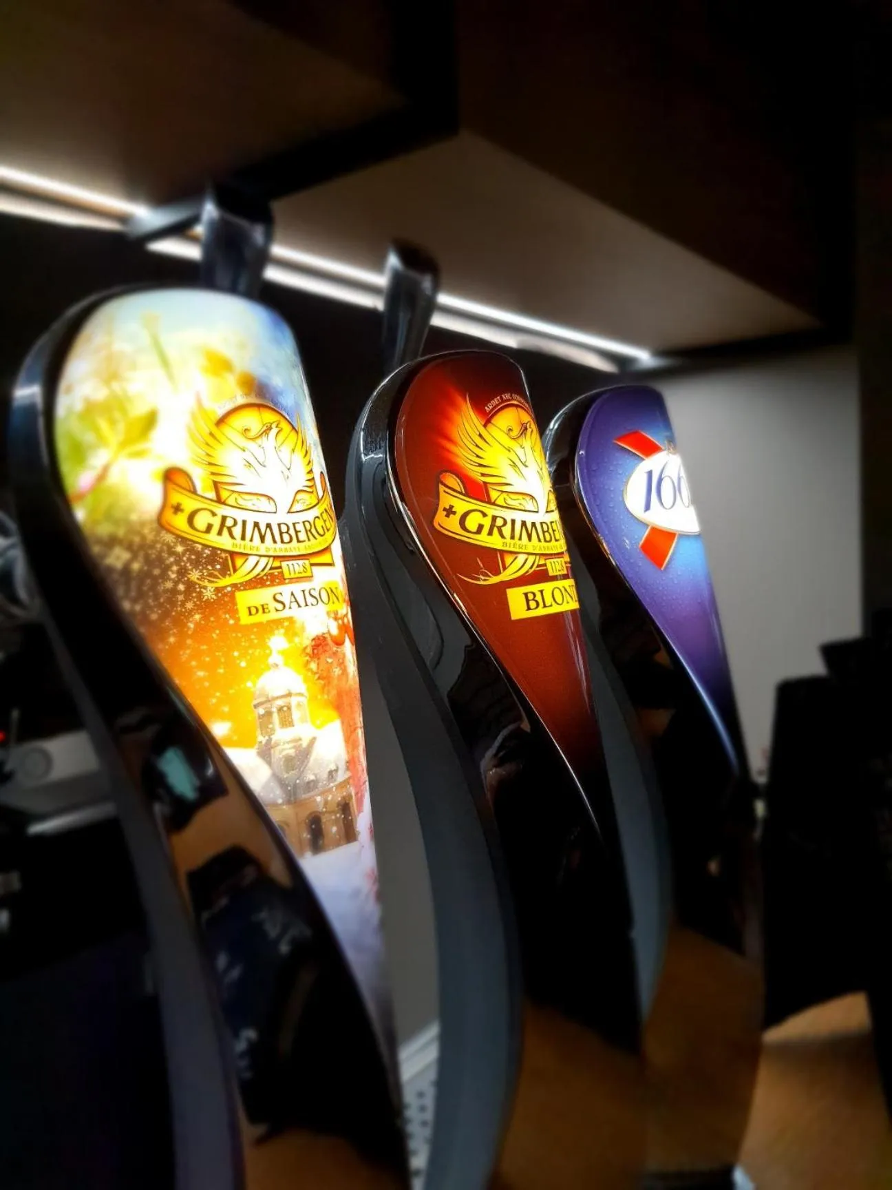 Lounge or bar in Relax Hôtel Beuzeville Honfleur