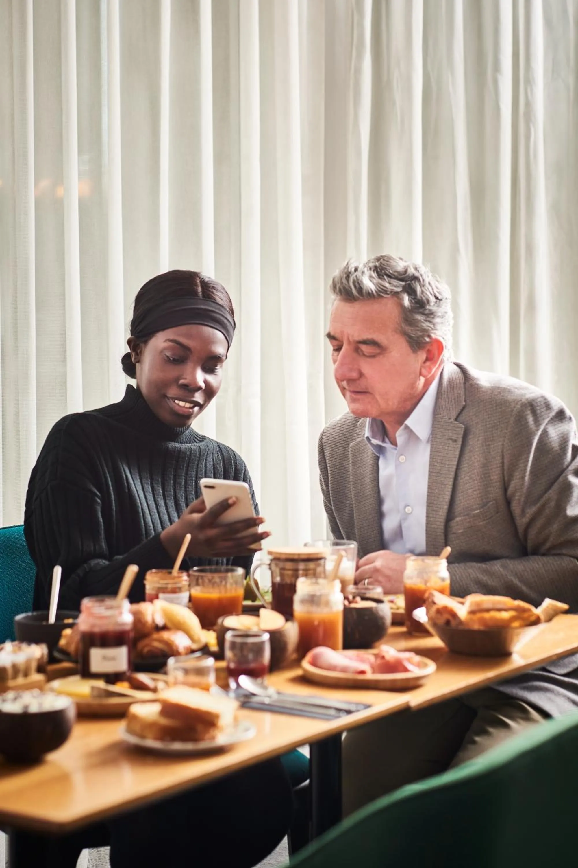 Meals in AppartHotel Mercure Paris Boulogne