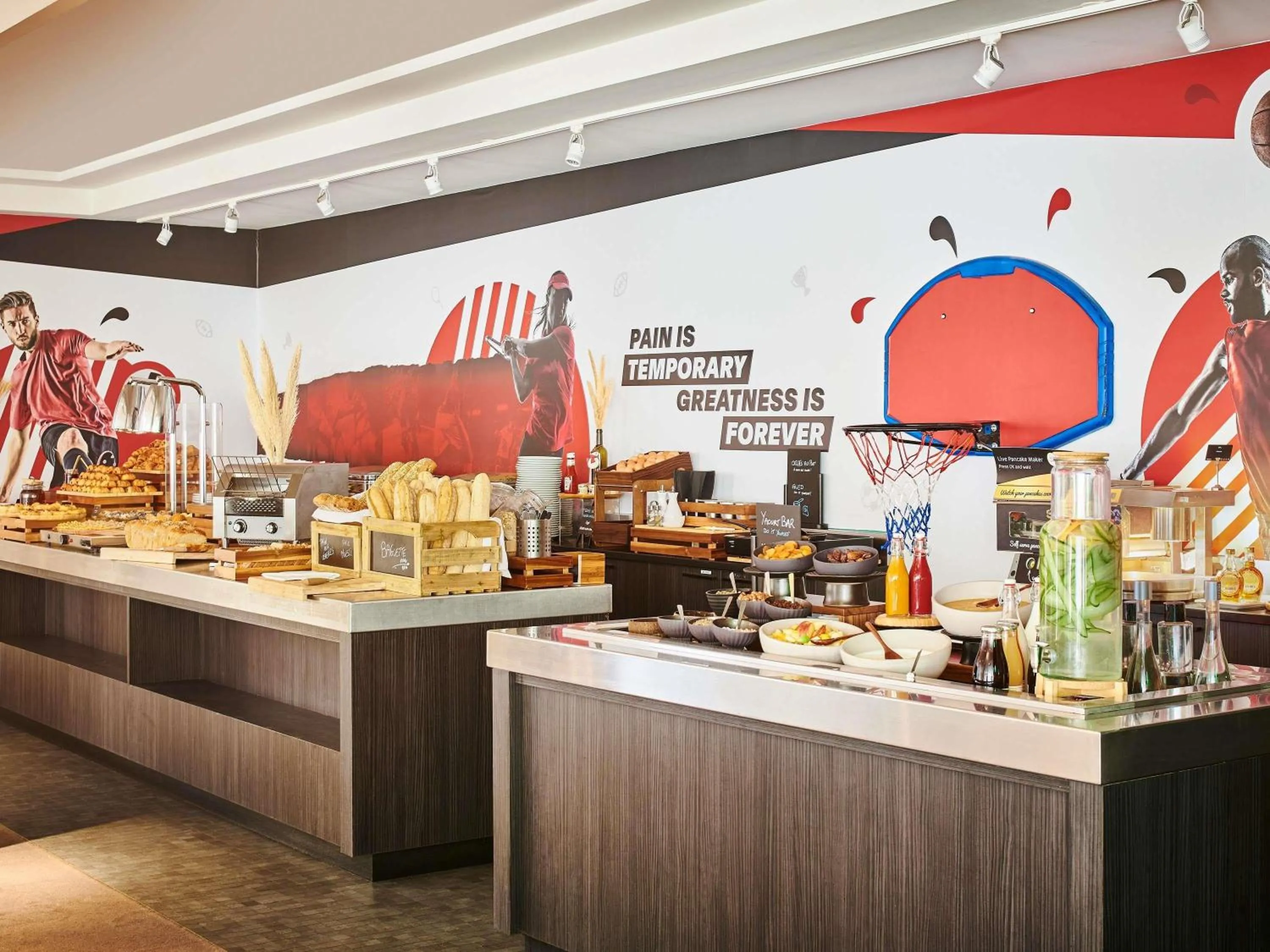 Breakfast in AppartHotel Mercure Paris Boulogne