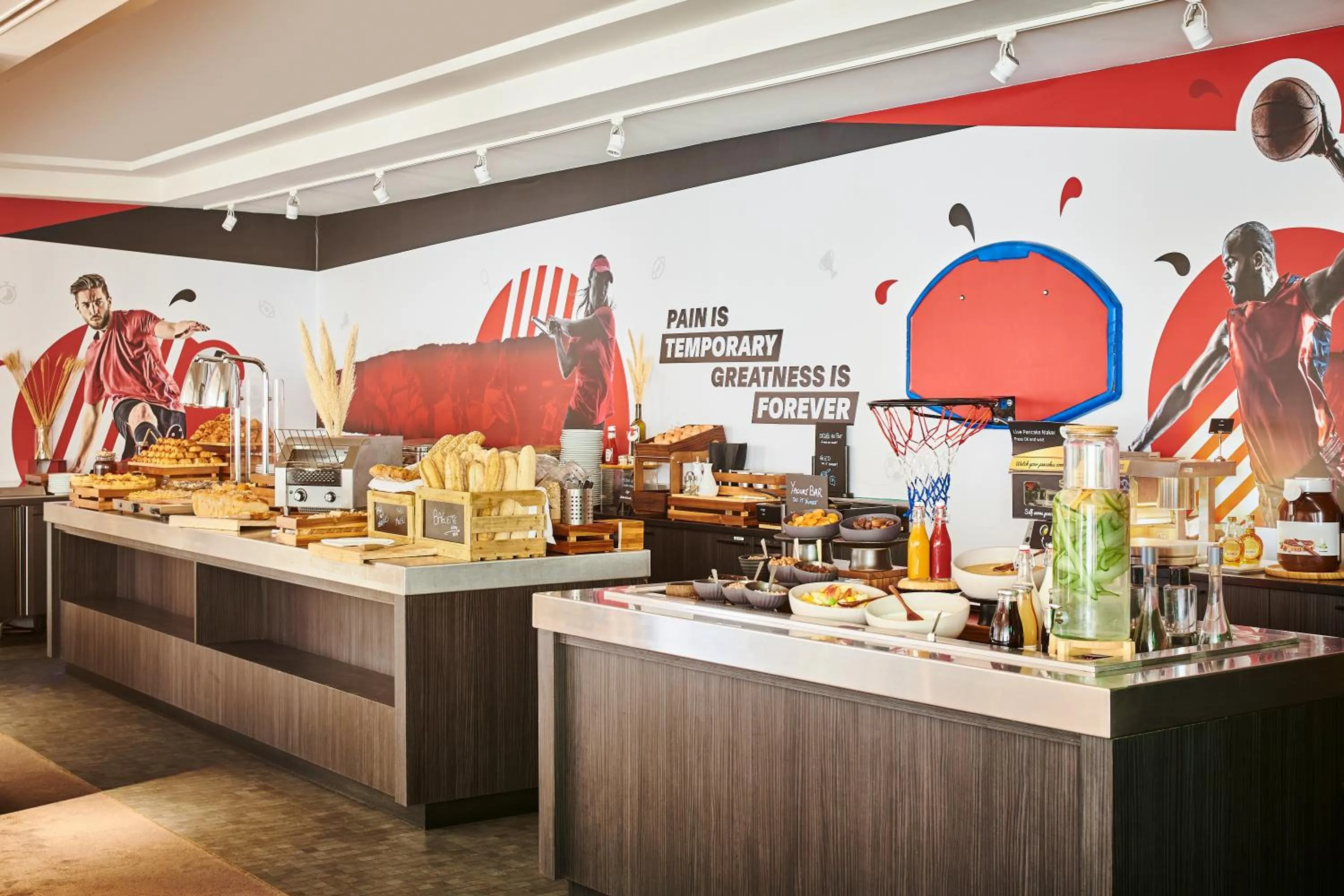 Breakfast in AppartHotel Mercure Paris Boulogne