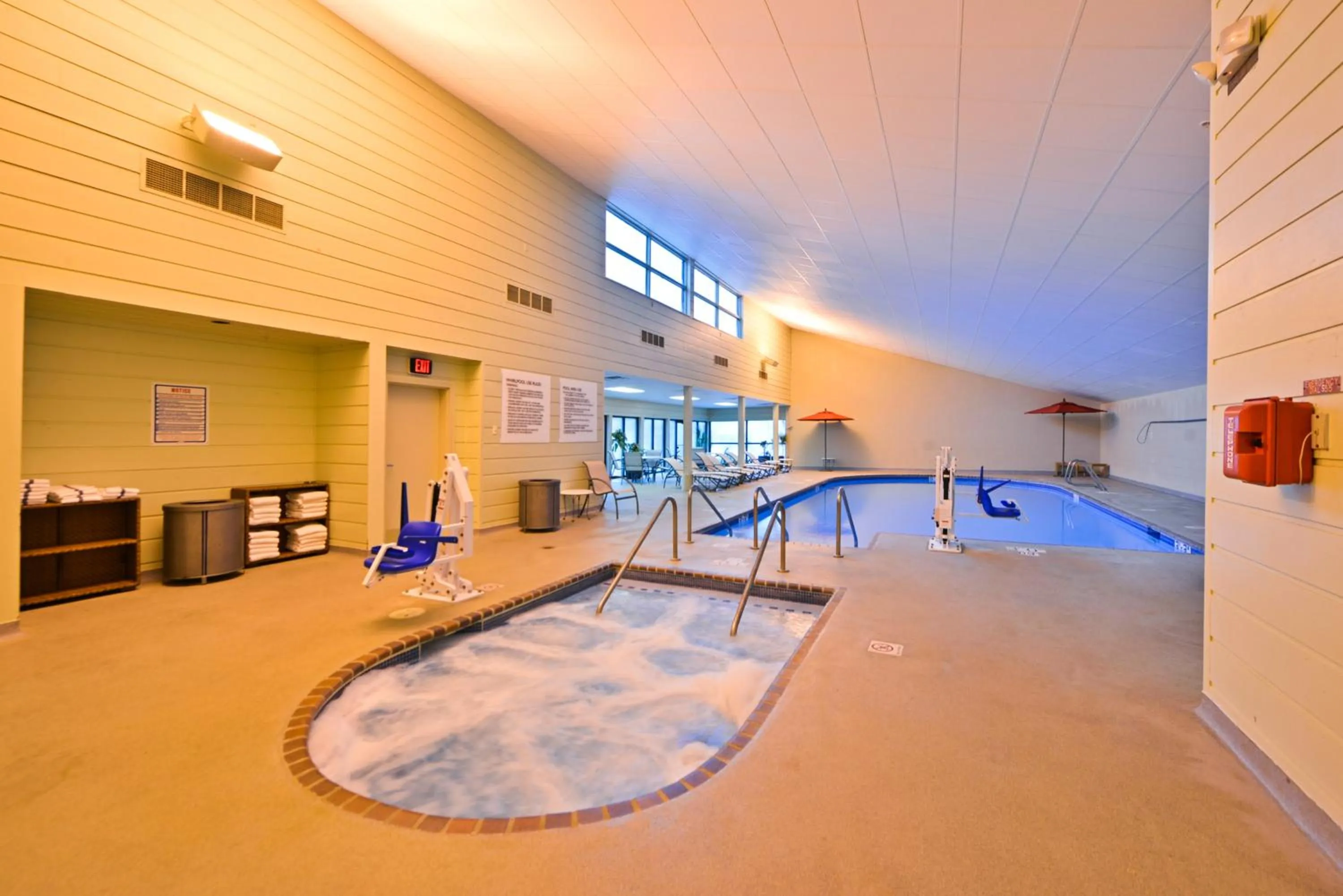 Swimming Pool in Radisson Hotel Madison