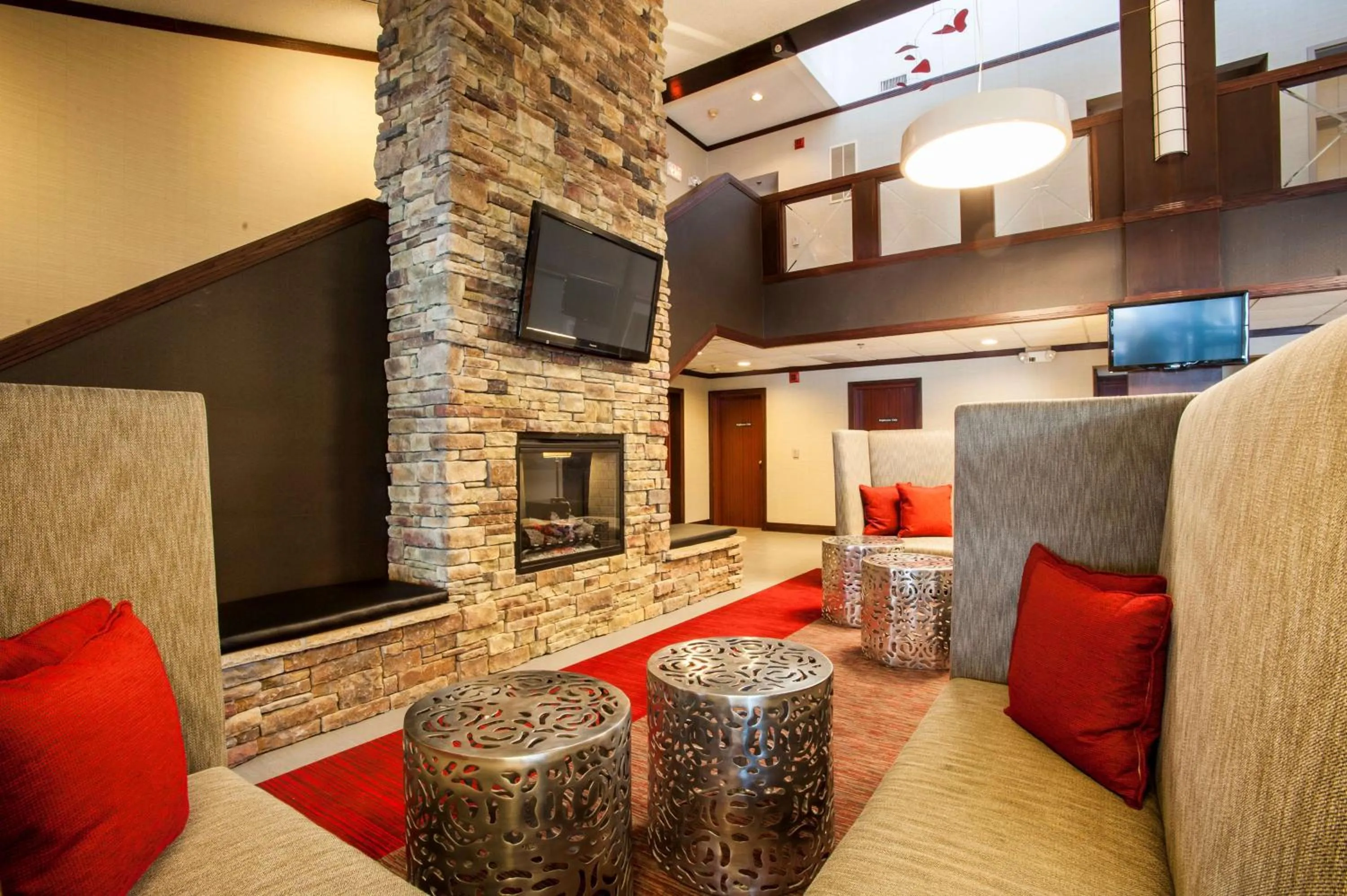 Lobby or reception, Seating Area in Radisson Hotel Madison