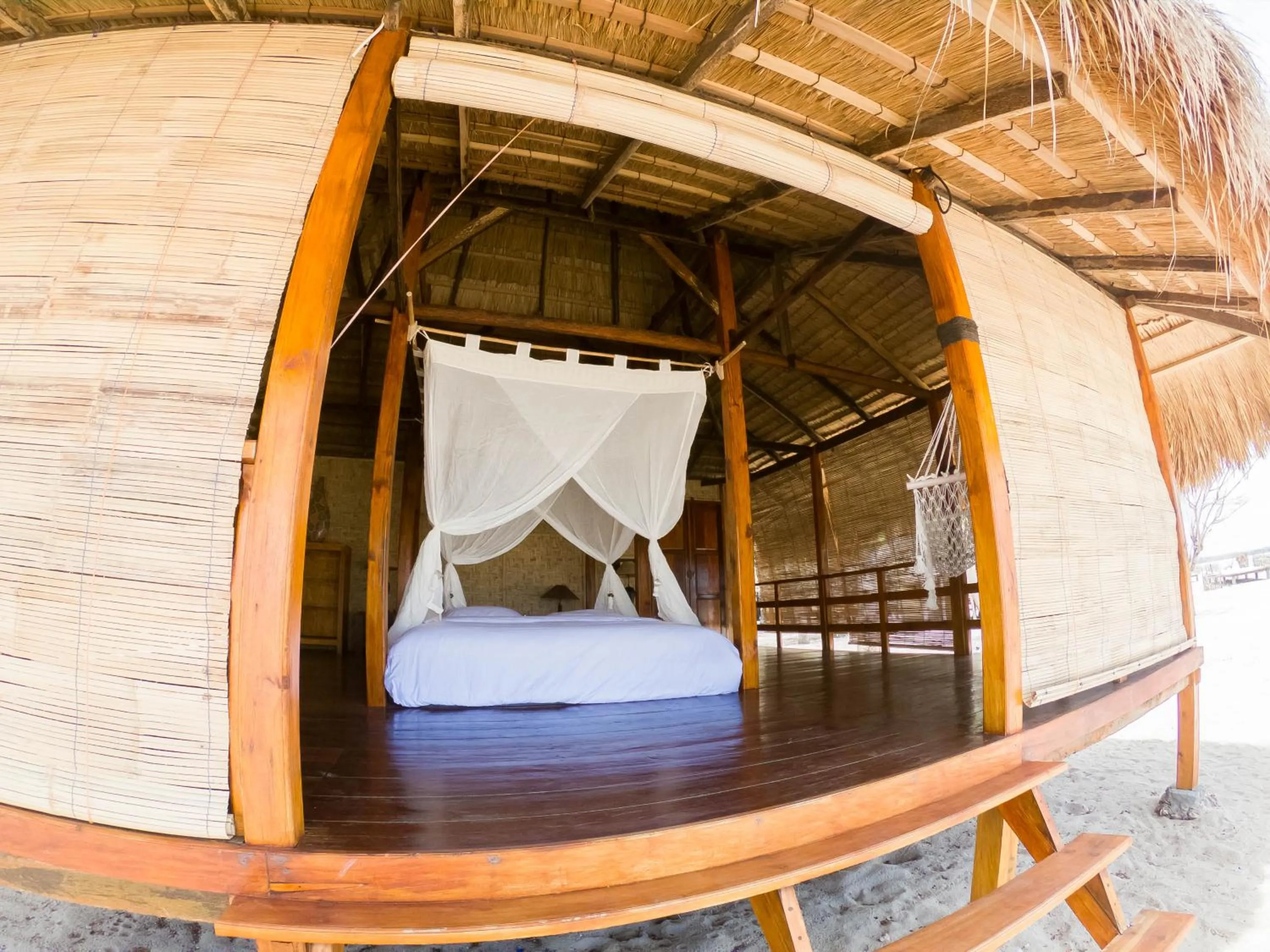 Costa Beach Resort & Club