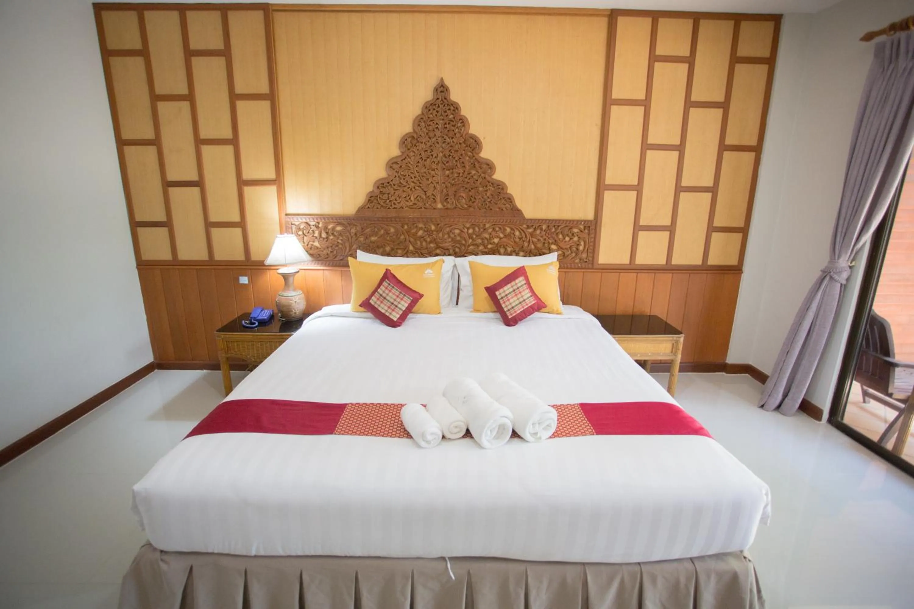 Bed in 100 Islands Resort & Spa