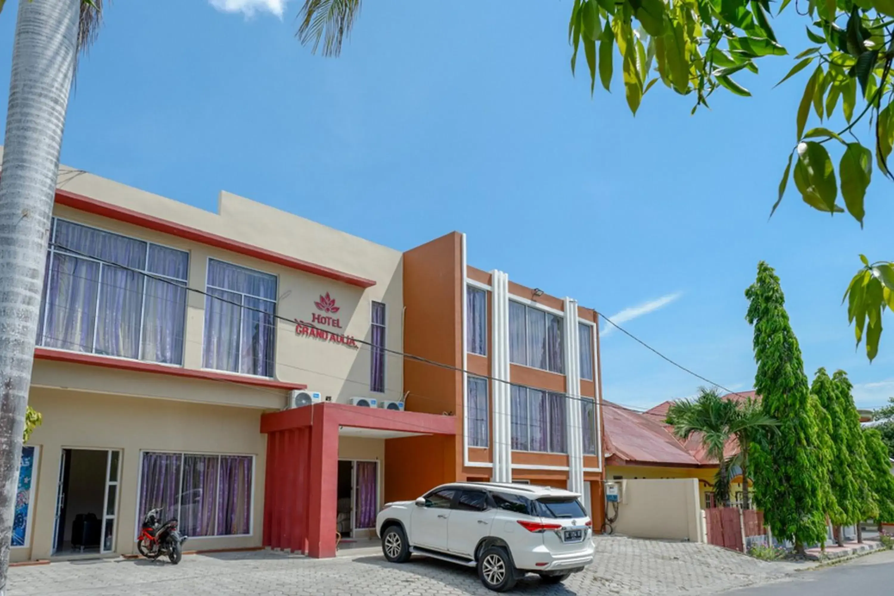 RedDoorz @ Hotel Grand Aulia Majene RedDoorz @ Hotel Grand Aulia Majene