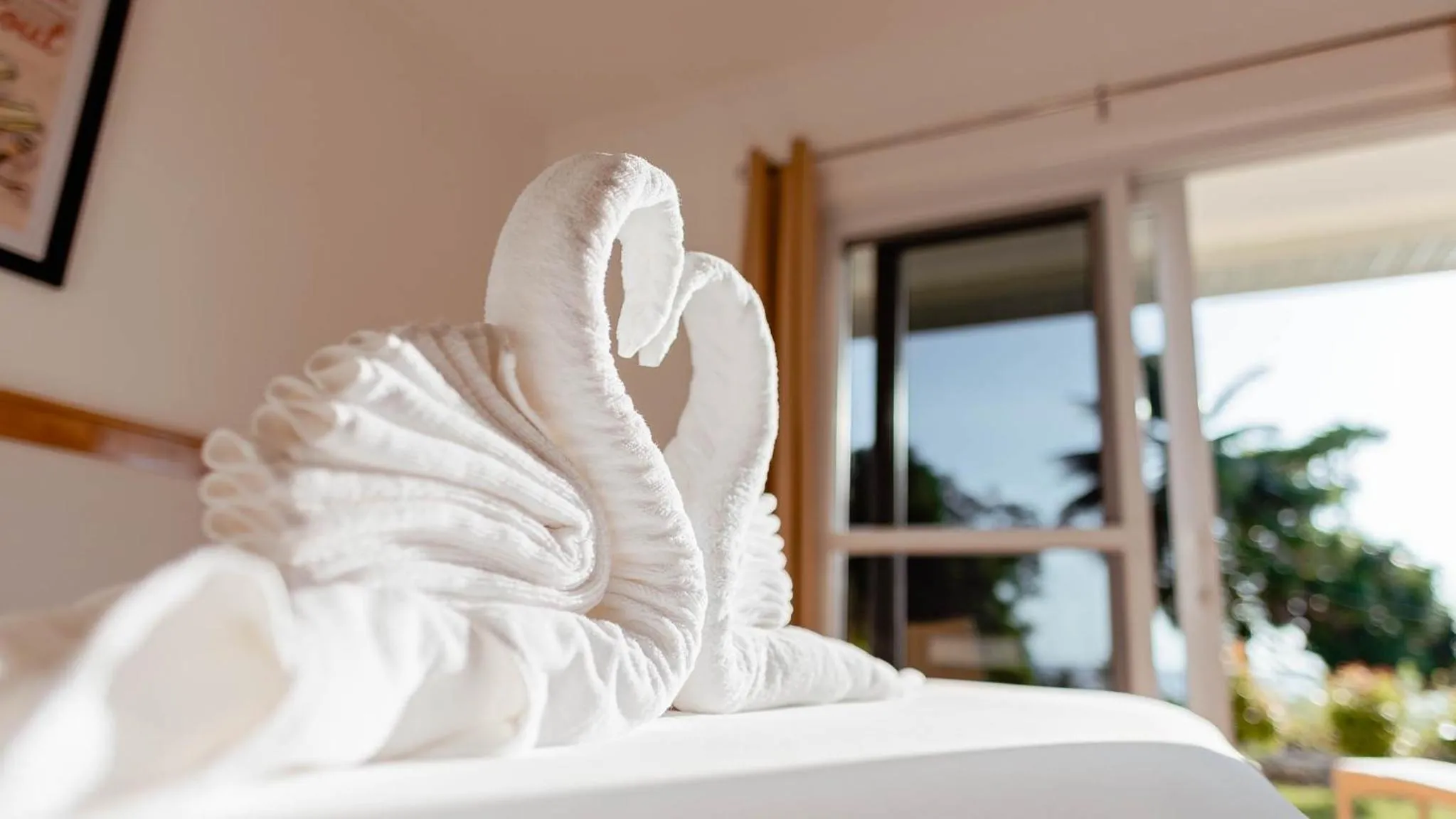 Bed in Cebu Seaview Dive Resort