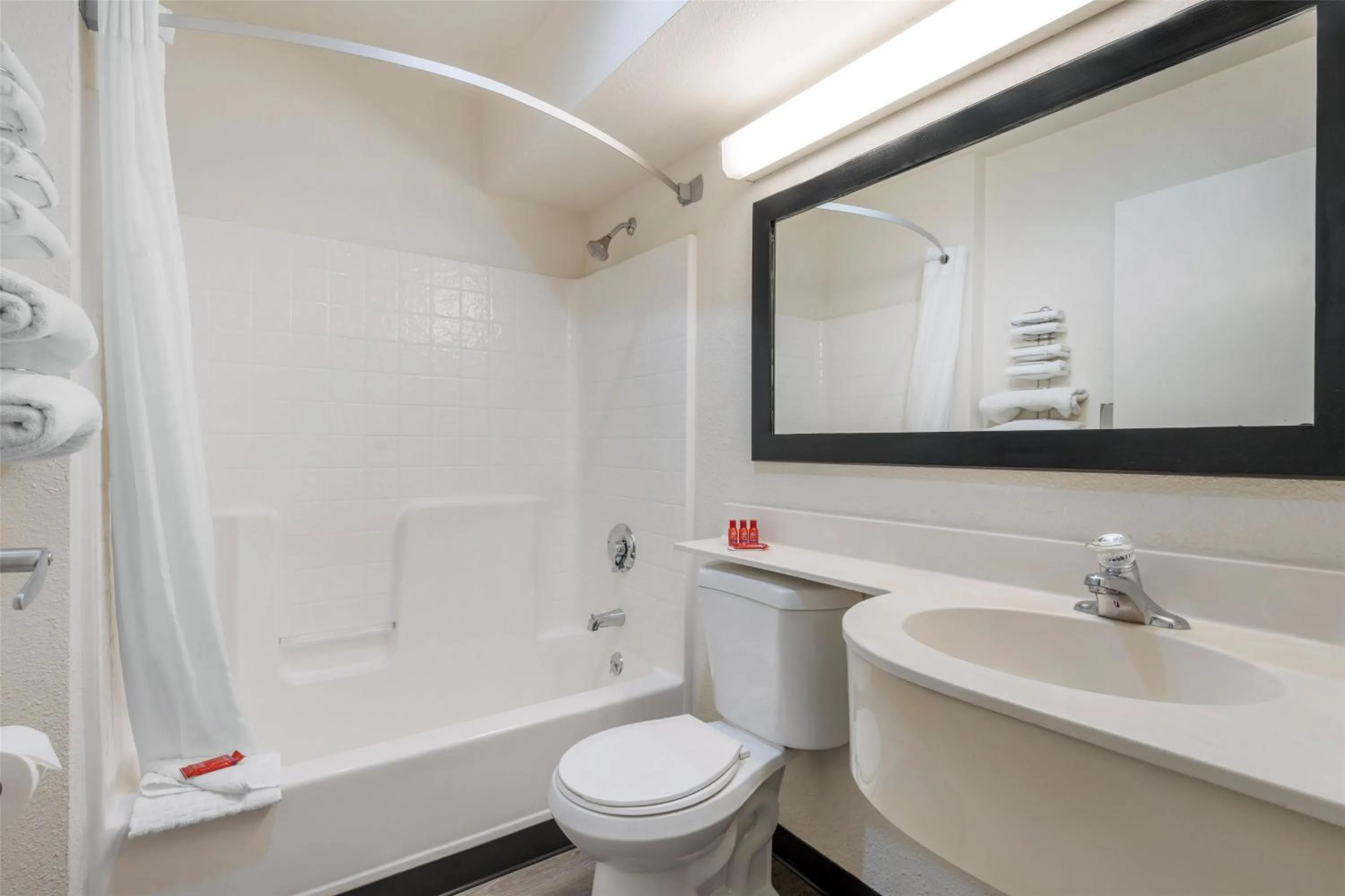 Bathroom in SureStay by Best Western Sacramento South Natomas