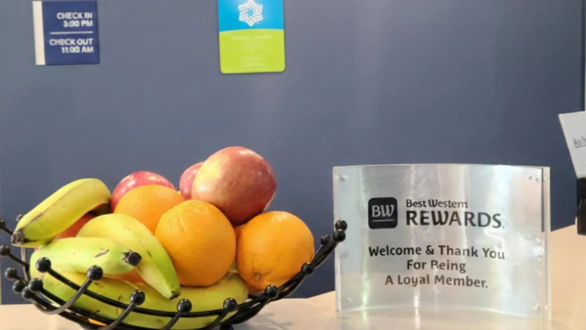 Lobby or reception in SureStay by Best Western Sacramento South Natomas