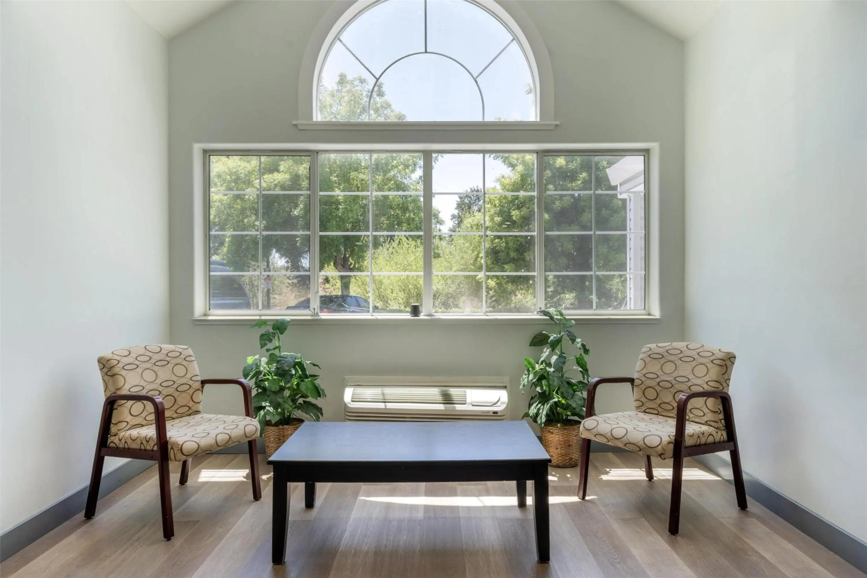 Lobby or reception in SureStay by Best Western Sacramento South Natomas