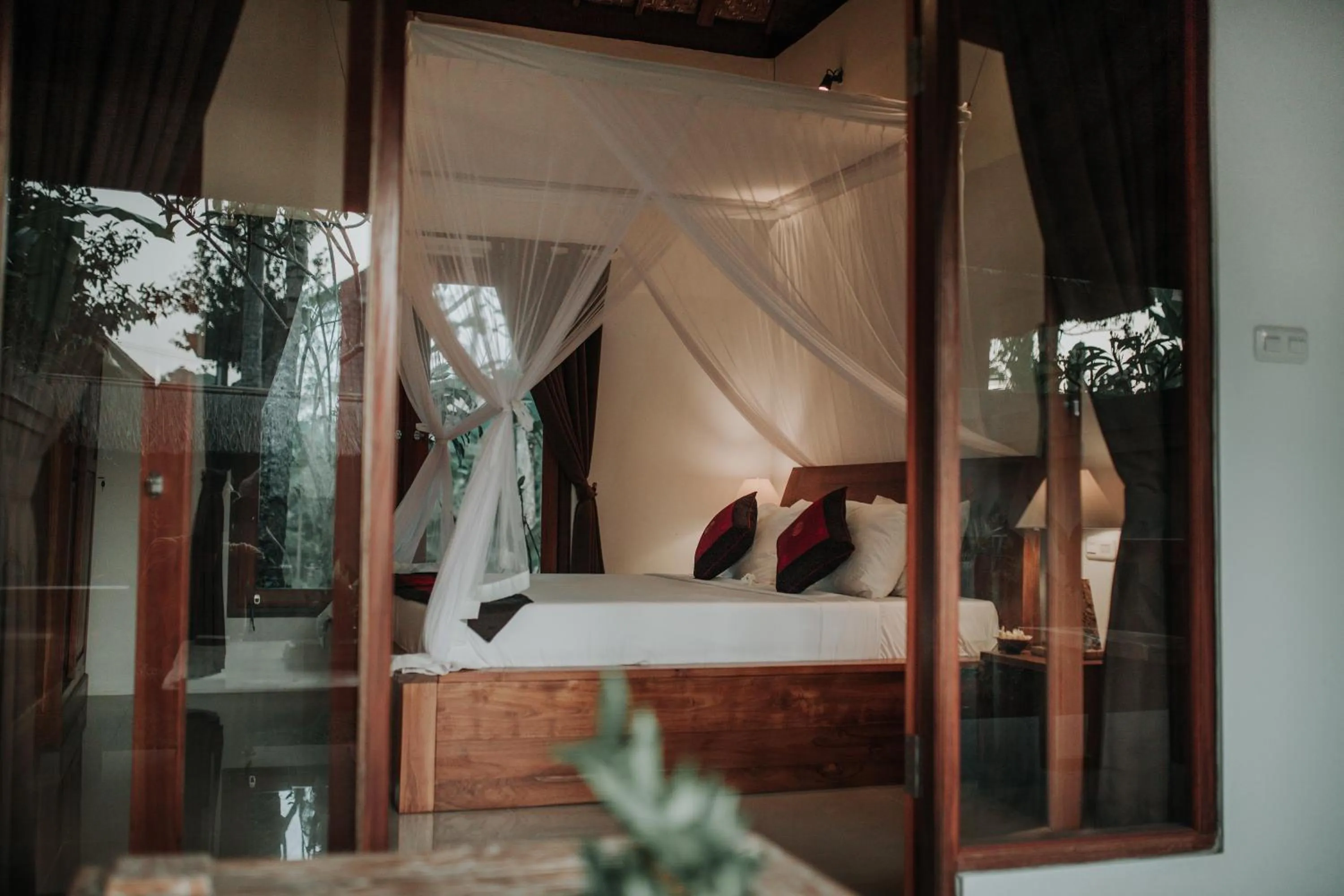 Photo of the whole room, Bed in Abimana Ubud
