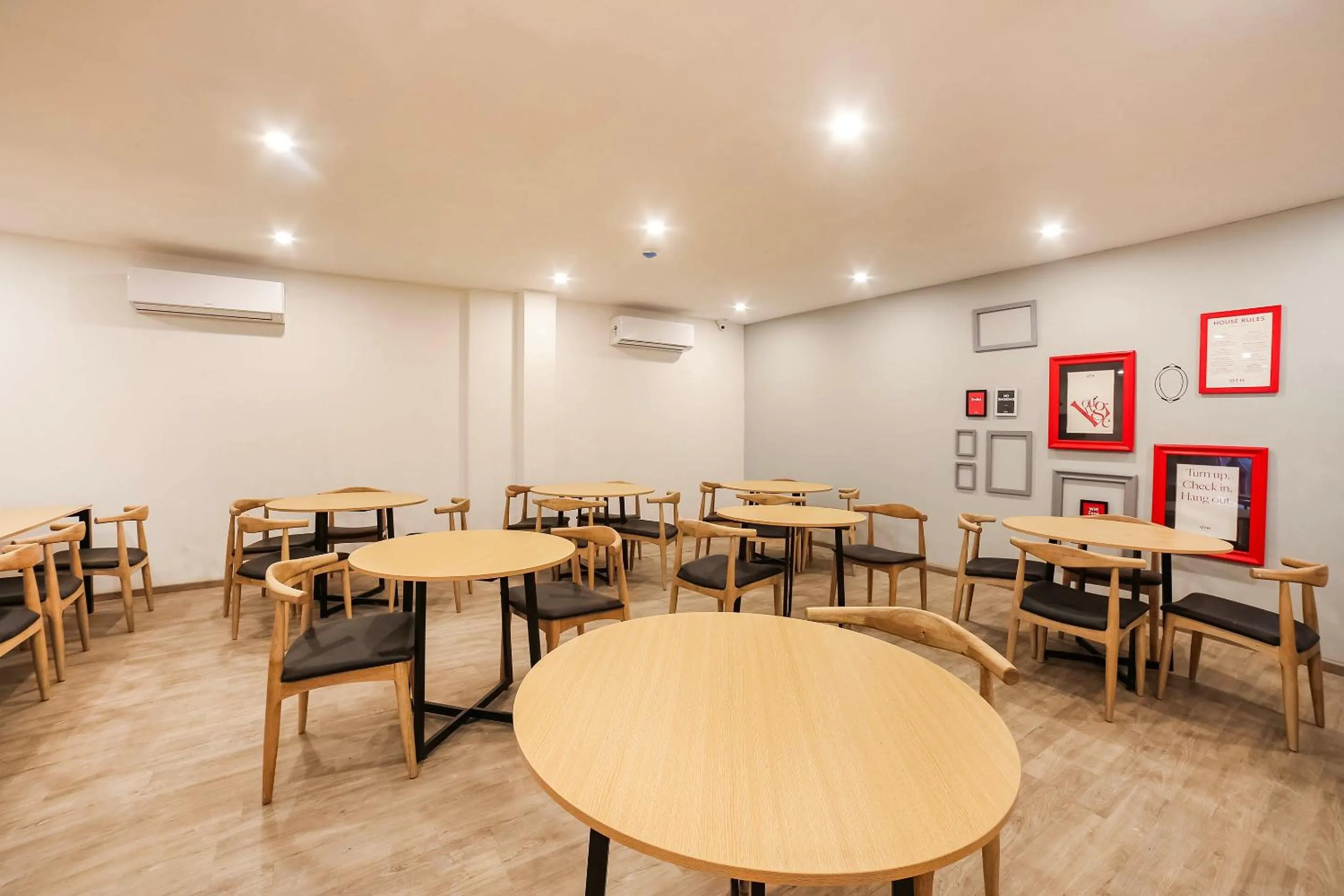 Restaurant/places to eat in Townhouse Sector 46 Gurgaon Near Appu Ghar