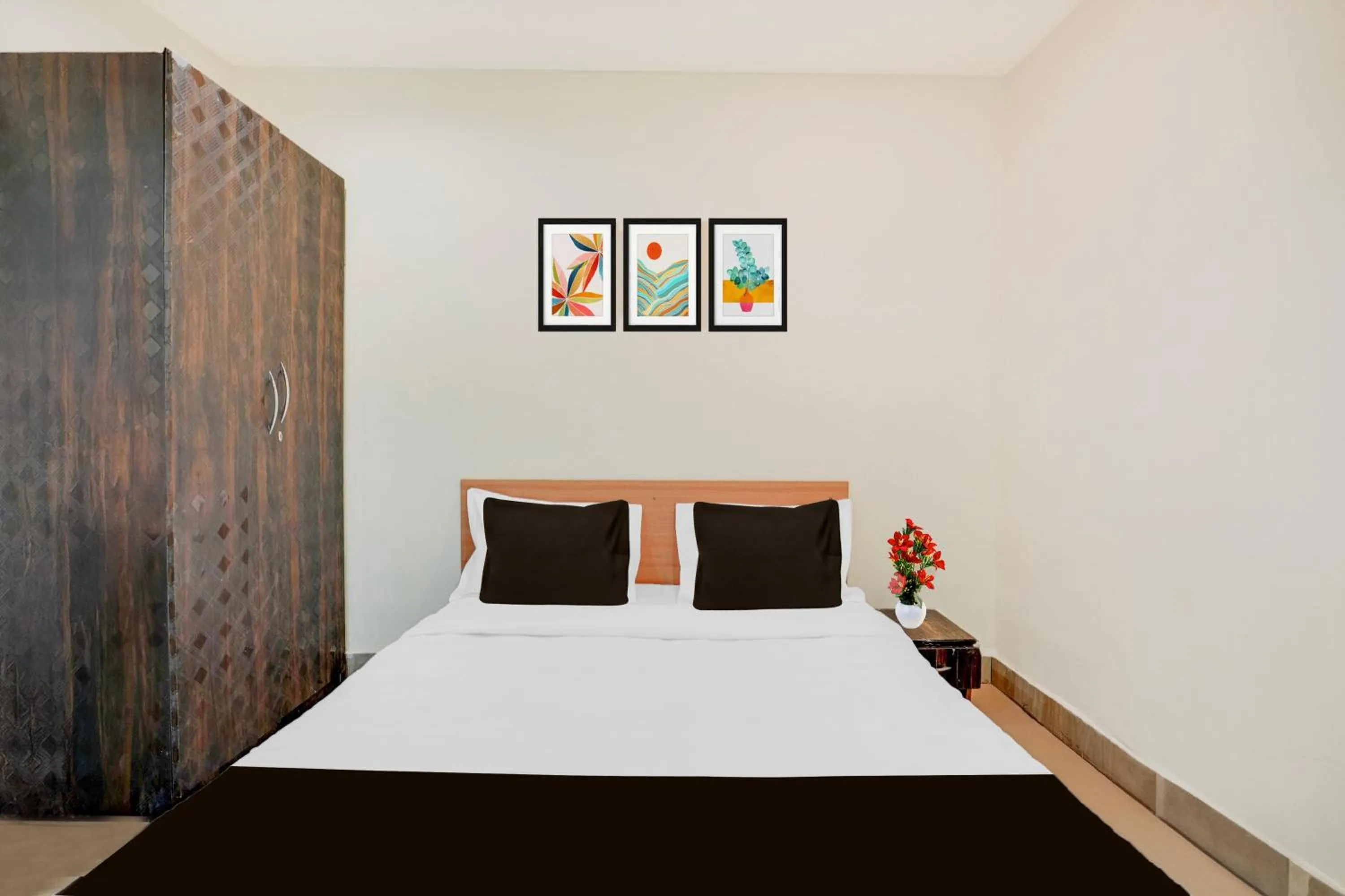 Bedroom, Bed in Super Hotel O Upper Bazar formerly RR Residency