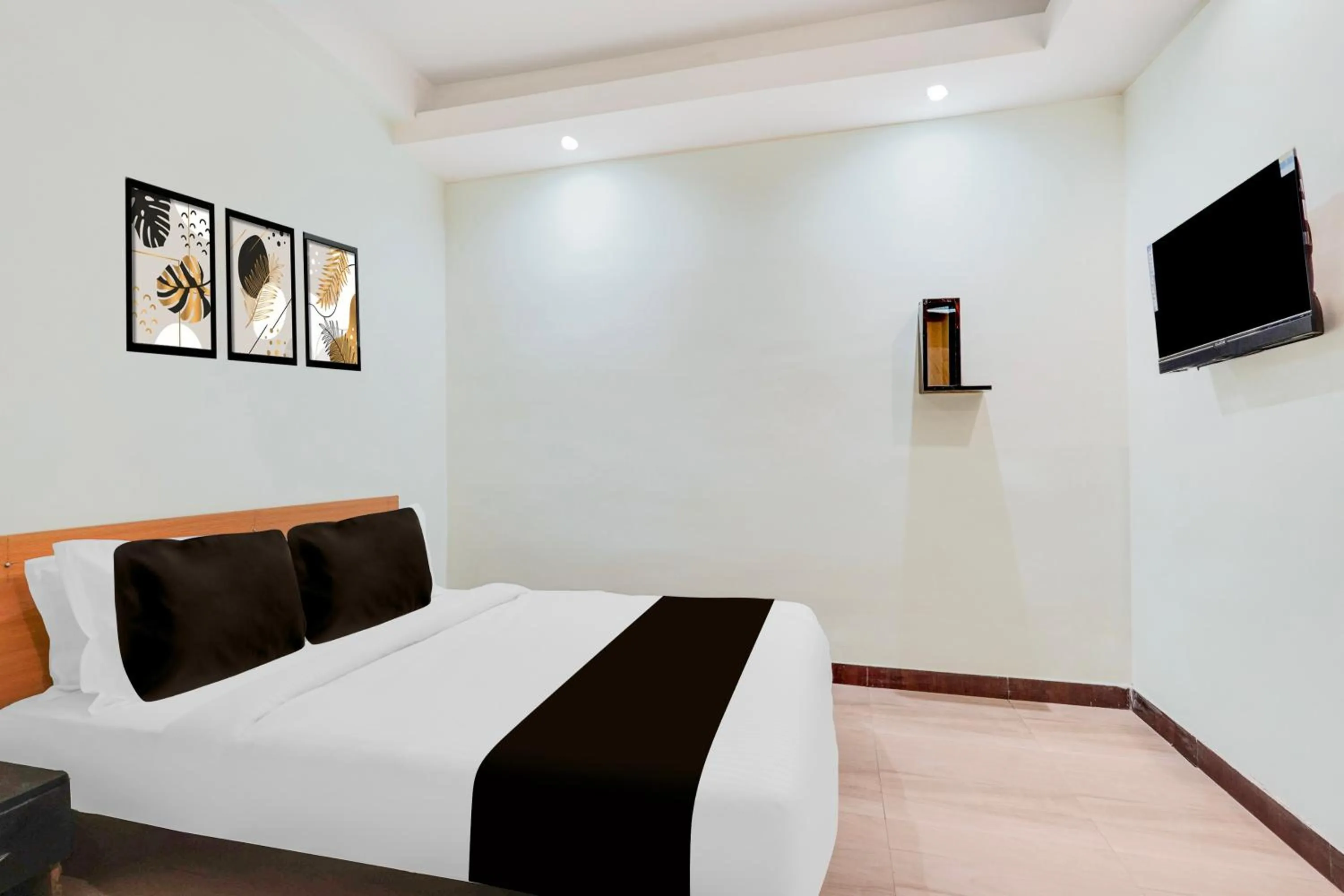 Bedroom, Bed in Super Hotel O Upper Bazar formerly RR Residency