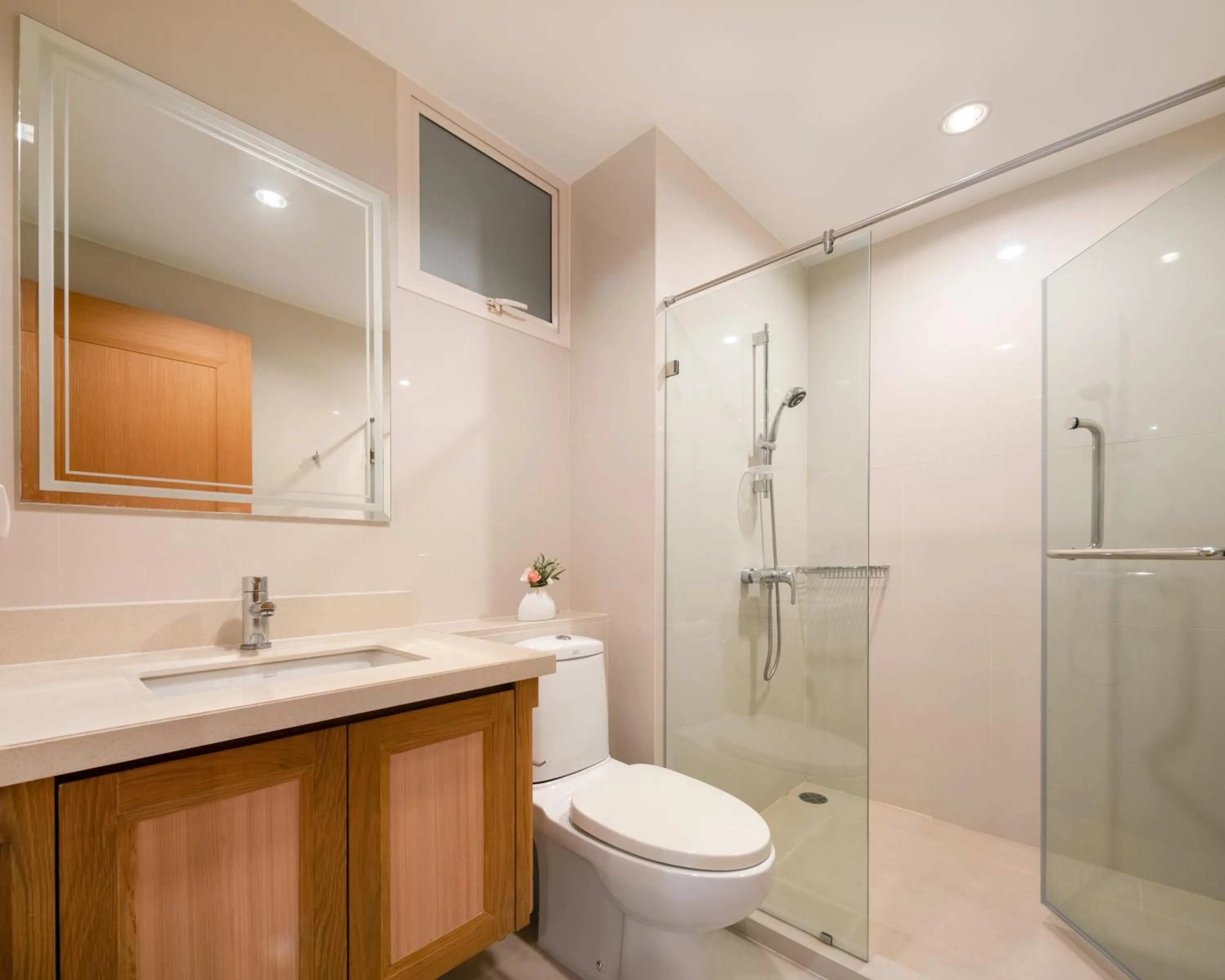 Bathroom in North Park Serviced Apartment Bangkok