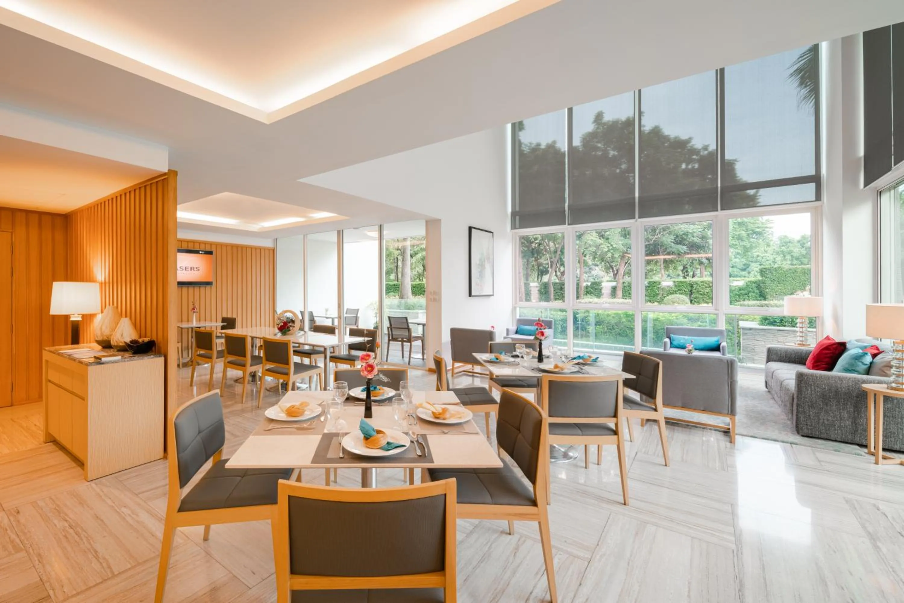 Lounge or bar in North Park Serviced Apartment Bangkok